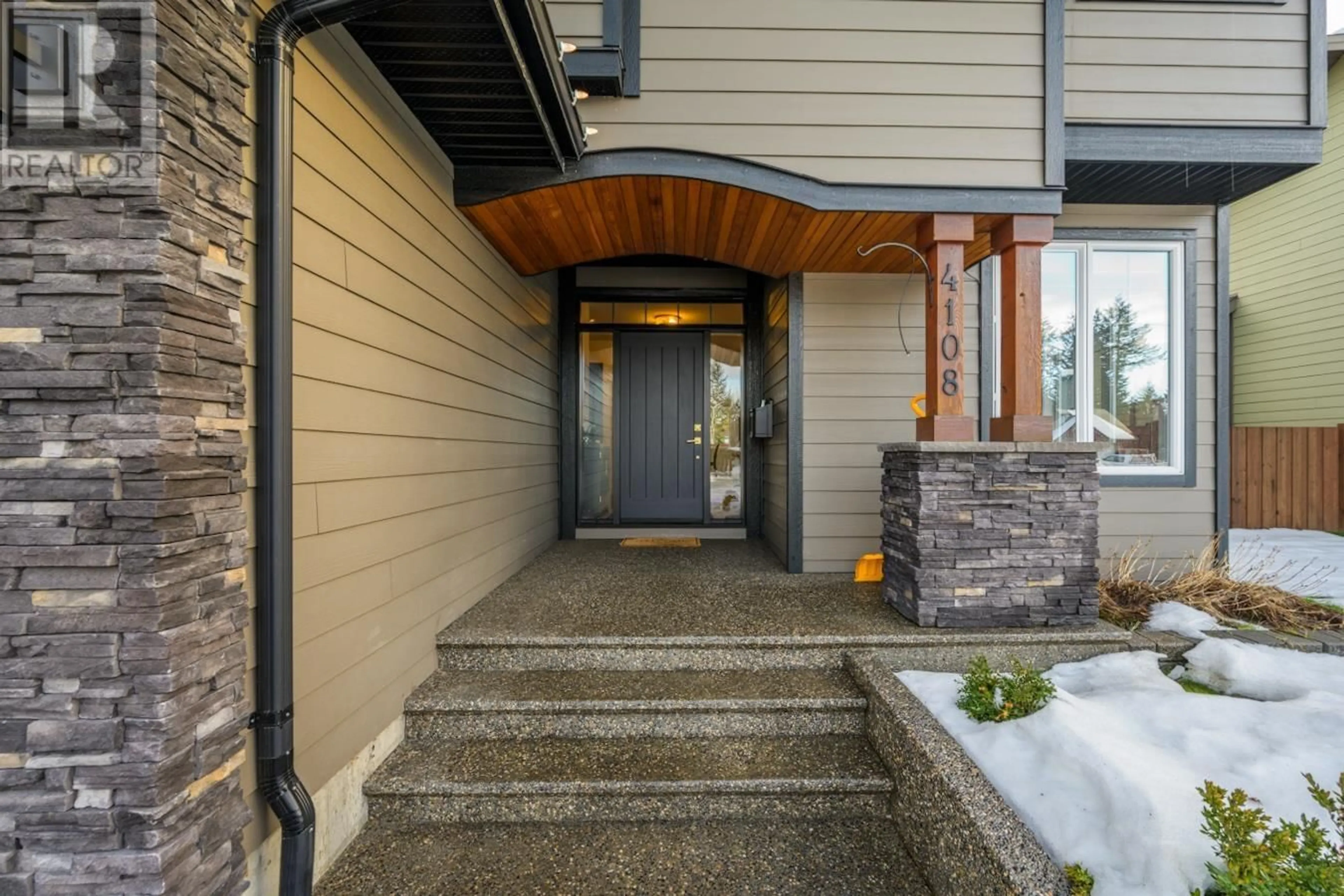 Indoor entryway for 4108 BRINK PLACE, Prince George British Columbia V2K5G8