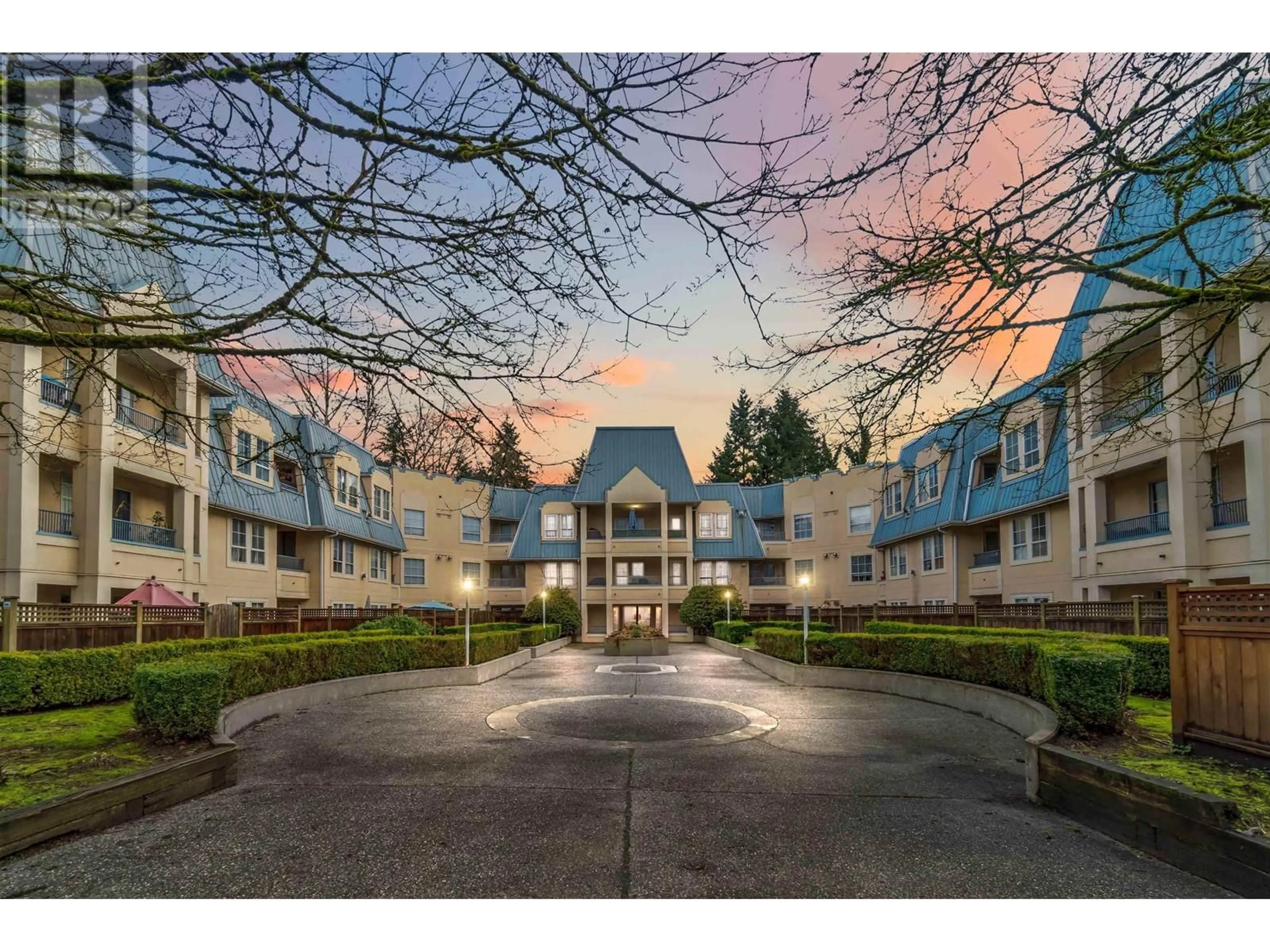 A pic from outside/outdoor area/front of a property/back of a property/a pic from drone, unknown for 312 295 SCHOOLHOUSE STREET, Coquitlam British Columbia V3K6X5