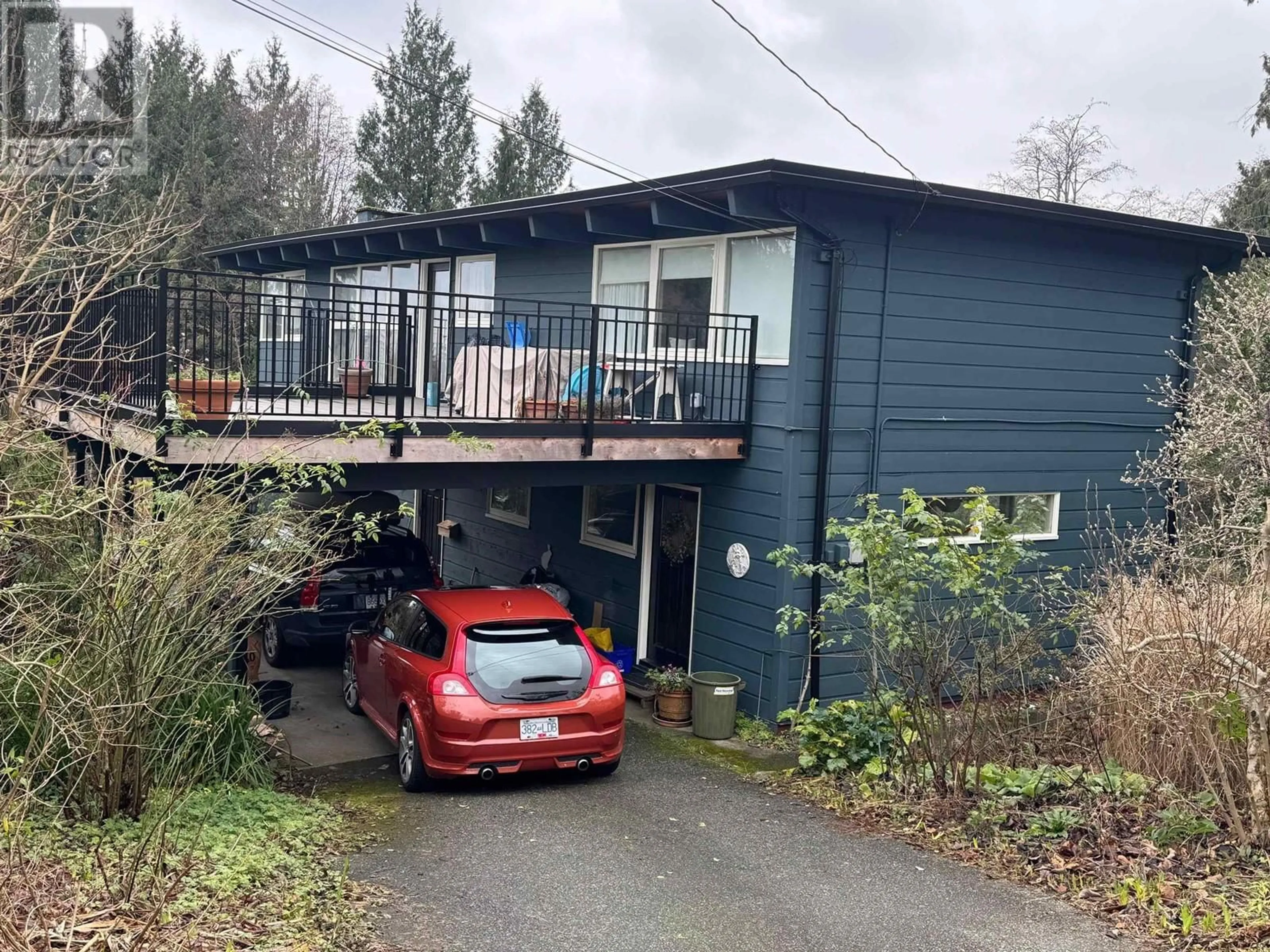 A pic from outside/outdoor area/front of a property/back of a property/a pic from drone, street for 1764 OTTAWA PLACE, West Vancouver British Columbia V7V2T7