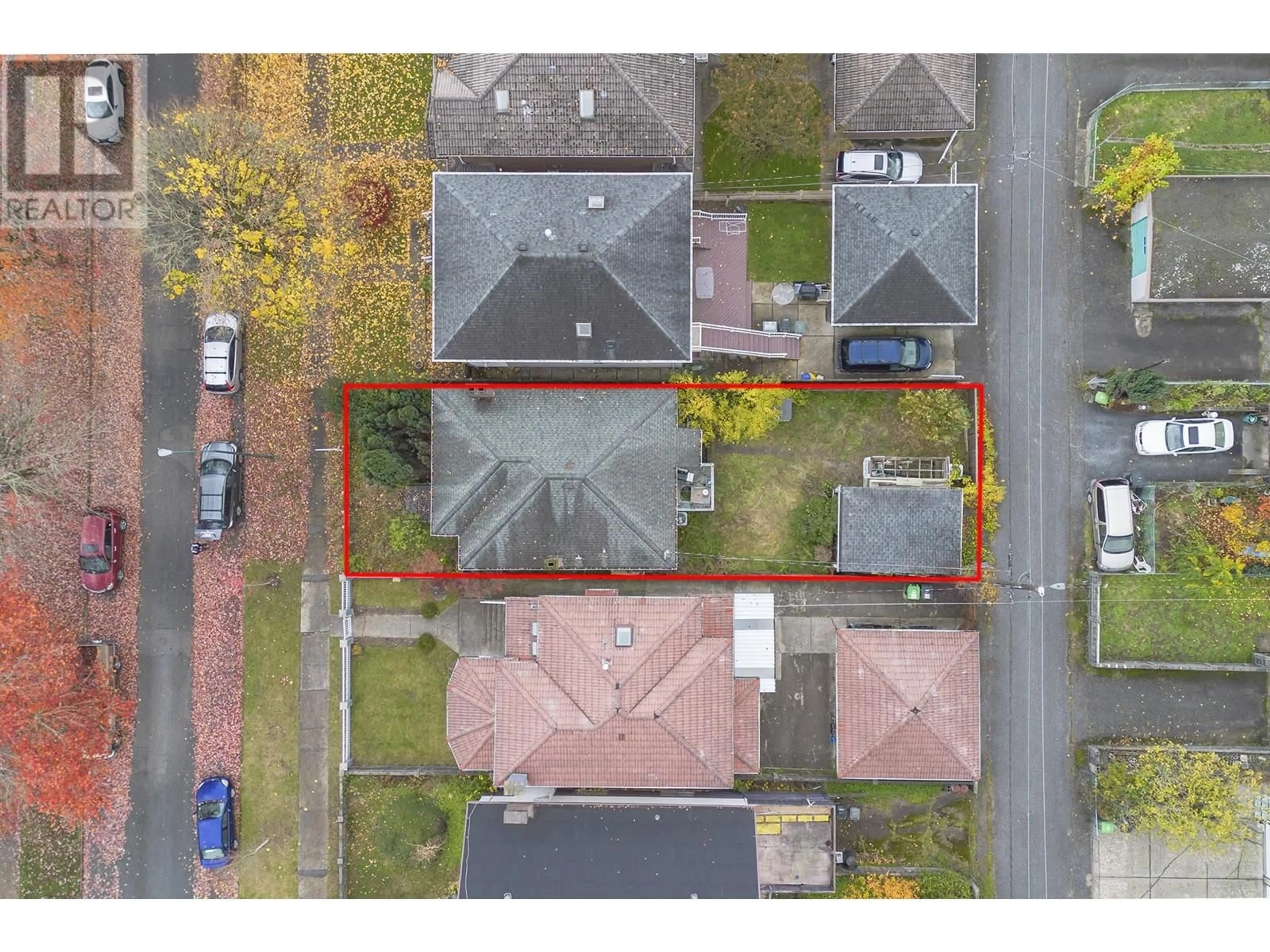 A pic from outside/outdoor area/front of a property/back of a property/a pic from drone, street for 5787 ST. MARGARETS STREET, Vancouver British Columbia V5R3H6