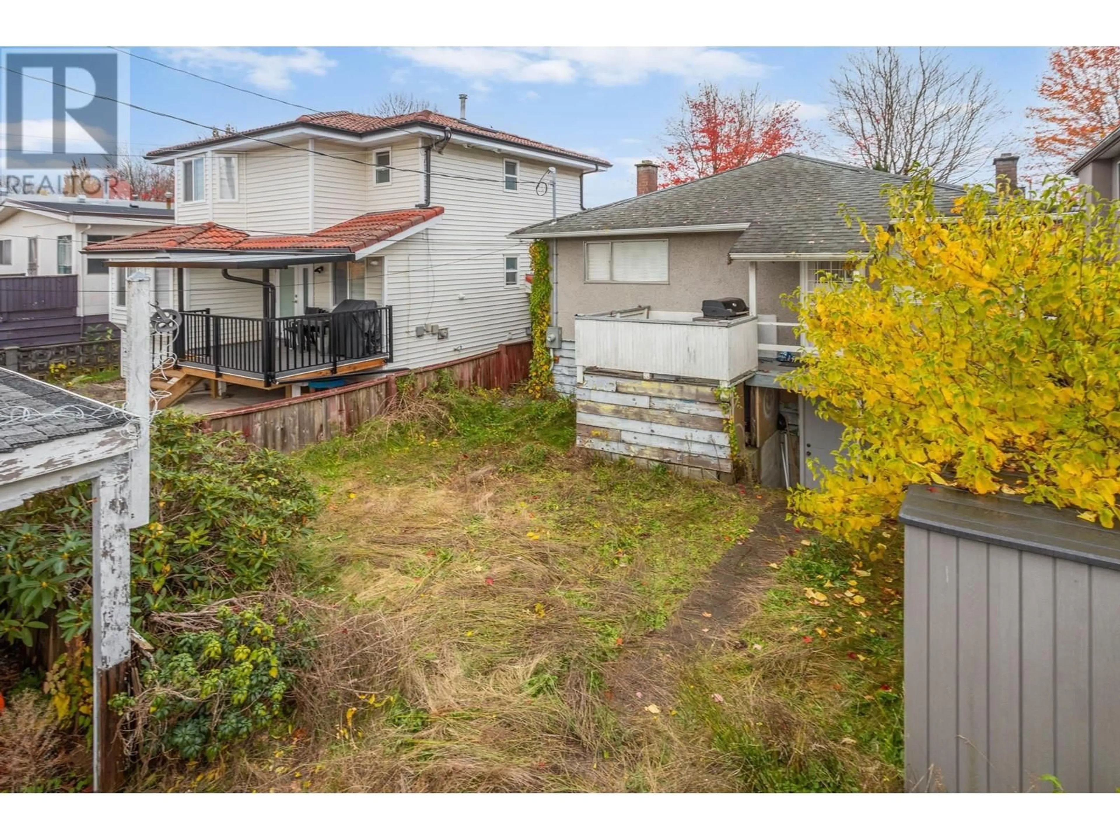 A pic from outside/outdoor area/front of a property/back of a property/a pic from drone, street for 5787 ST. MARGARETS STREET, Vancouver British Columbia V5R3H6