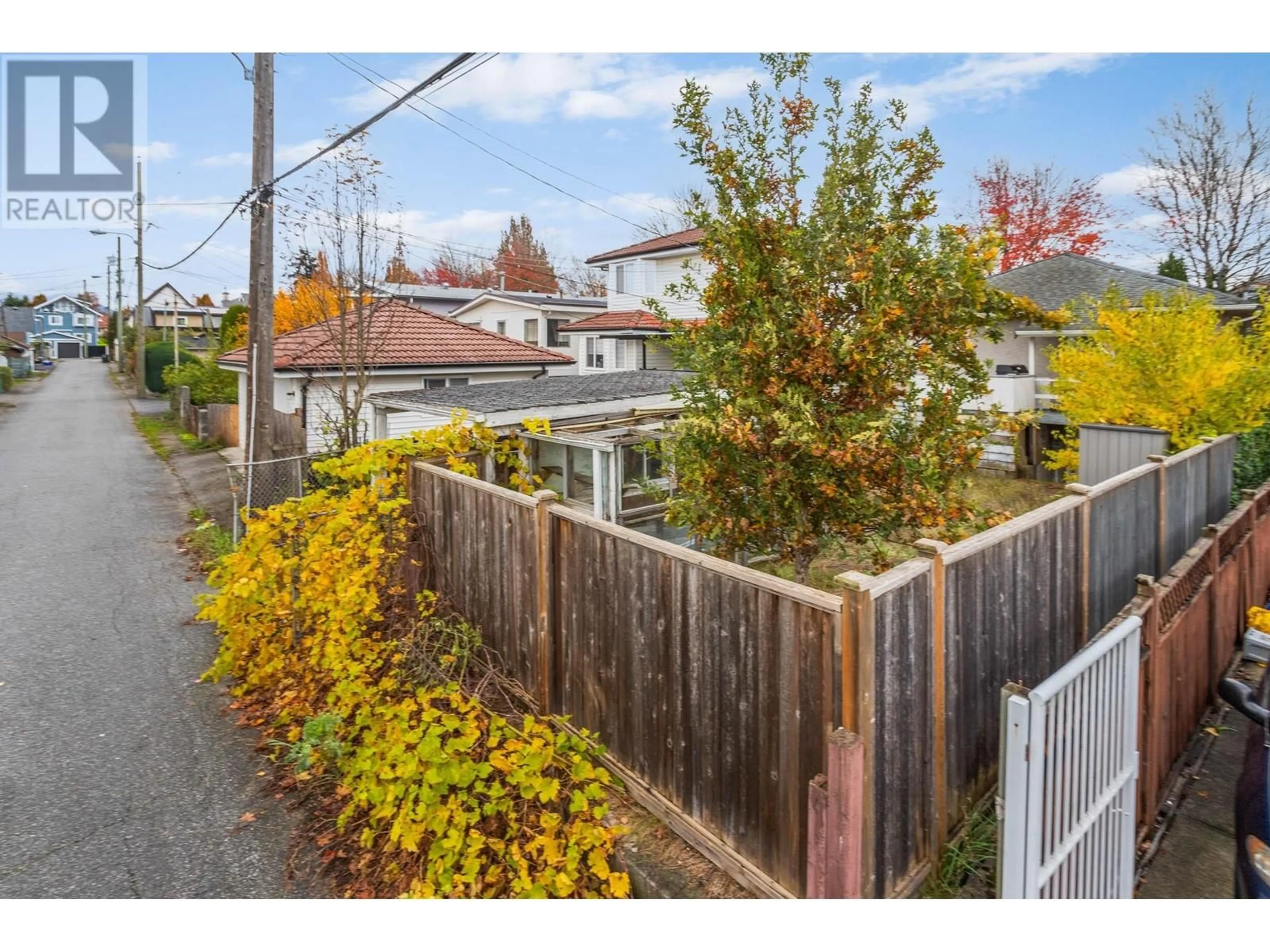 A pic from outside/outdoor area/front of a property/back of a property/a pic from drone, street for 5787 ST. MARGARETS STREET, Vancouver British Columbia V5R3H6