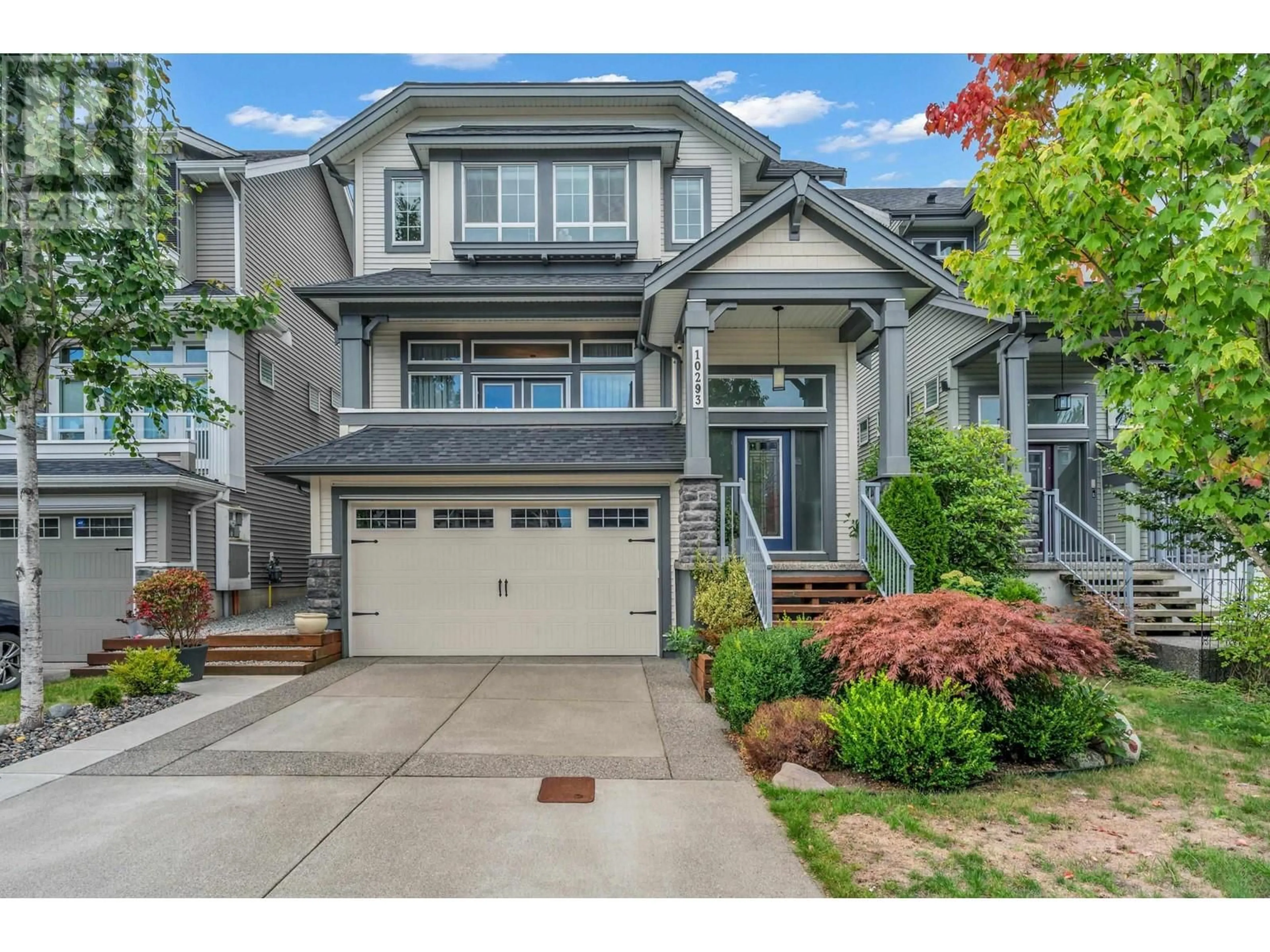 Home with vinyl exterior material, street for 10293 WYNNYK WAY, Maple Ridge British Columbia V2W1G3