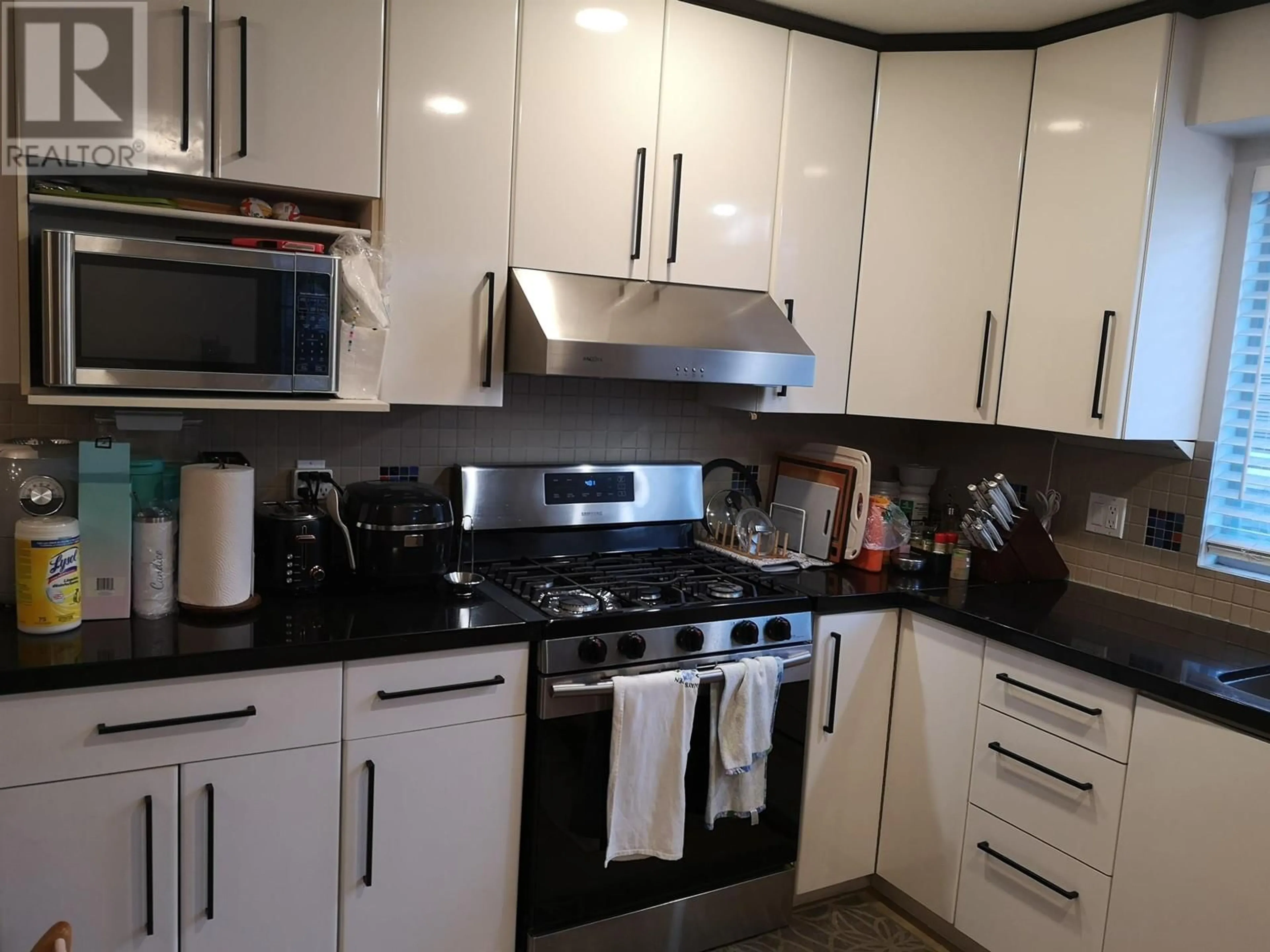 Standard kitchen, unknown for 17 8700 BENNETT ROAD, Richmond British Columbia V6Y1N7