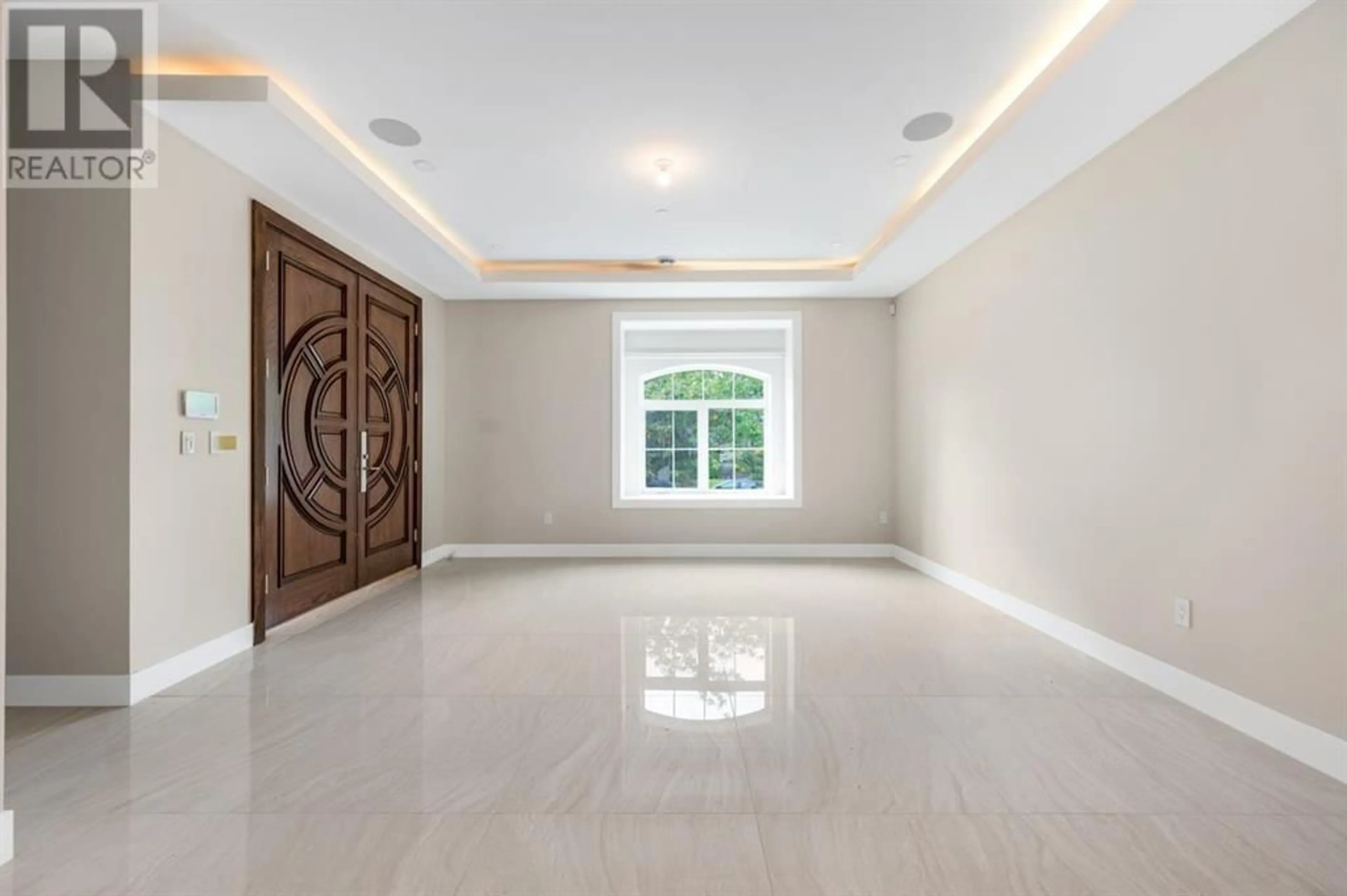 Indoor foyer for 895 W 44TH AVENUE, Vancouver British Columbia V5Z2P4