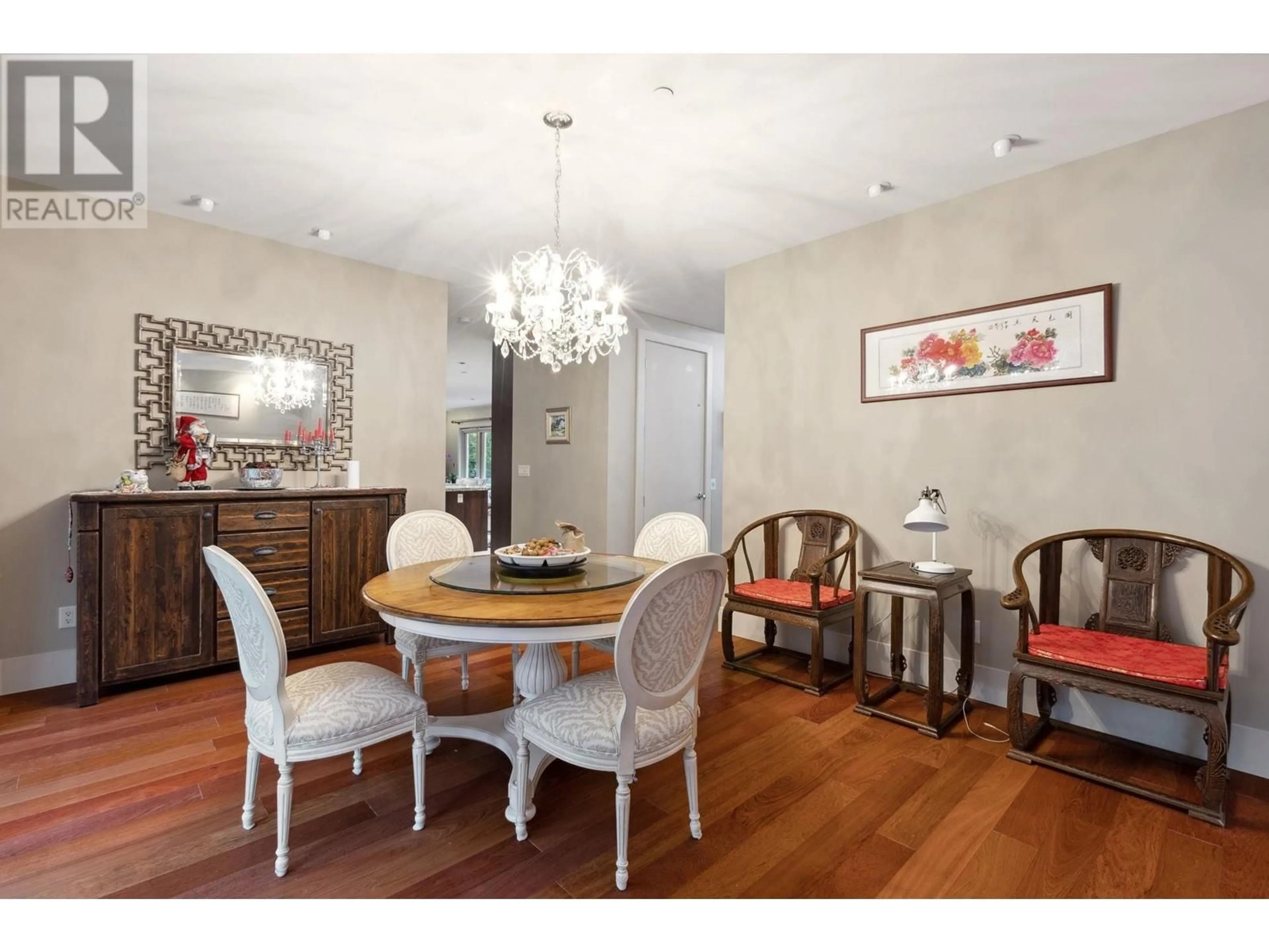 Dining room, wood/laminate floor for 611 BARNHAM ROAD, West Vancouver British Columbia V7S1T6