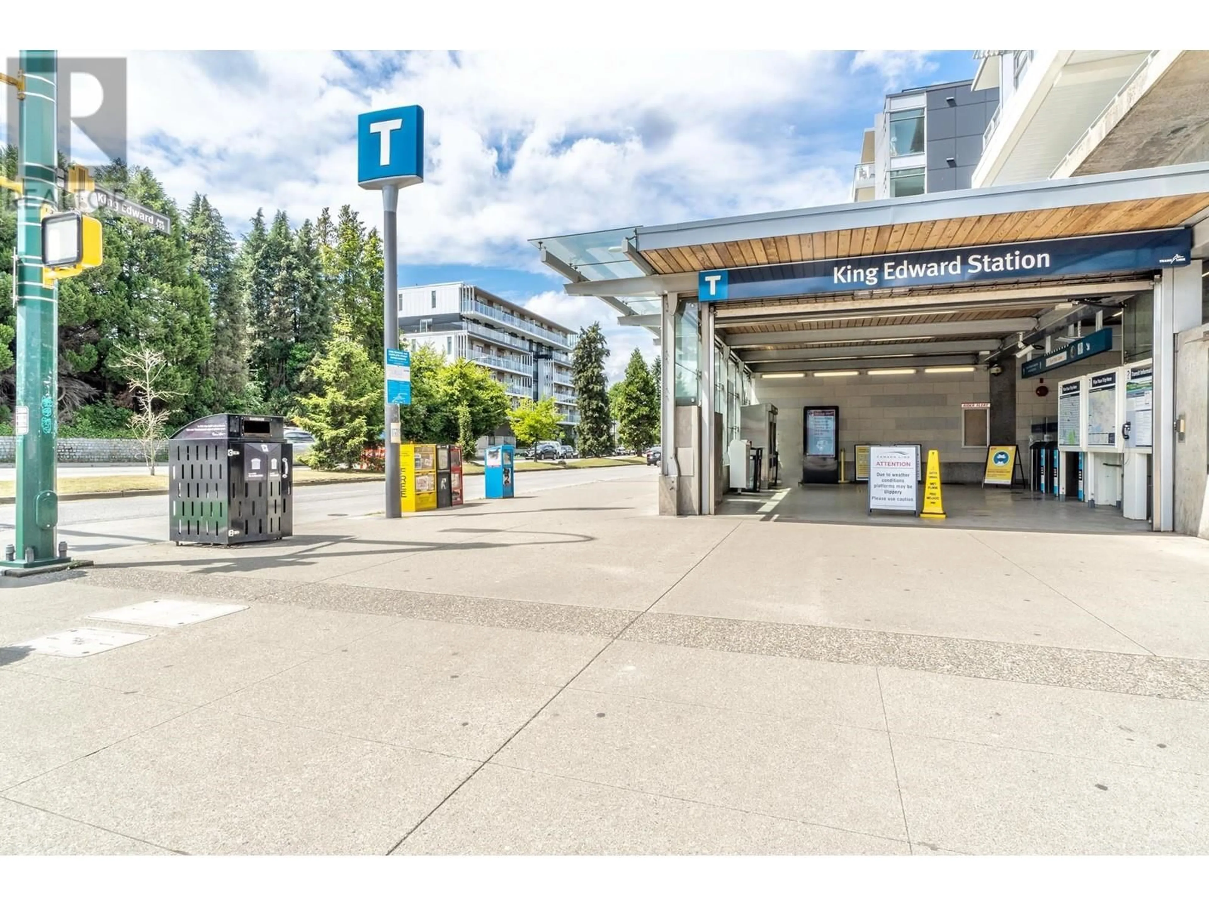 Indoor foyer for 208 528 W KING EDWARD AVENUE, Vancouver British Columbia V5Z2C3