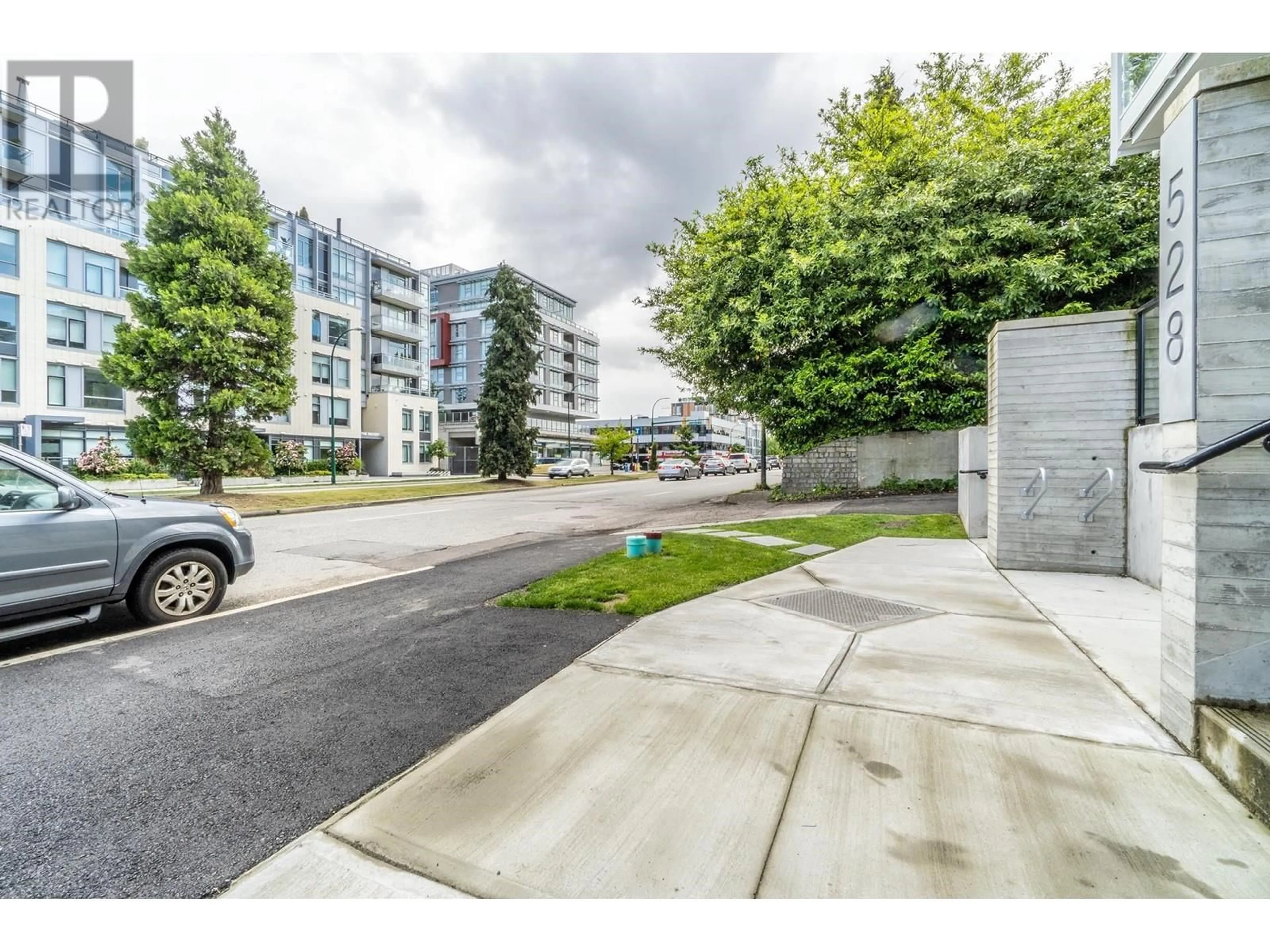 A pic from outside/outdoor area/front of a property/back of a property/a pic from drone, street for 208 528 W KING EDWARD AVENUE, Vancouver British Columbia V5Z2C3