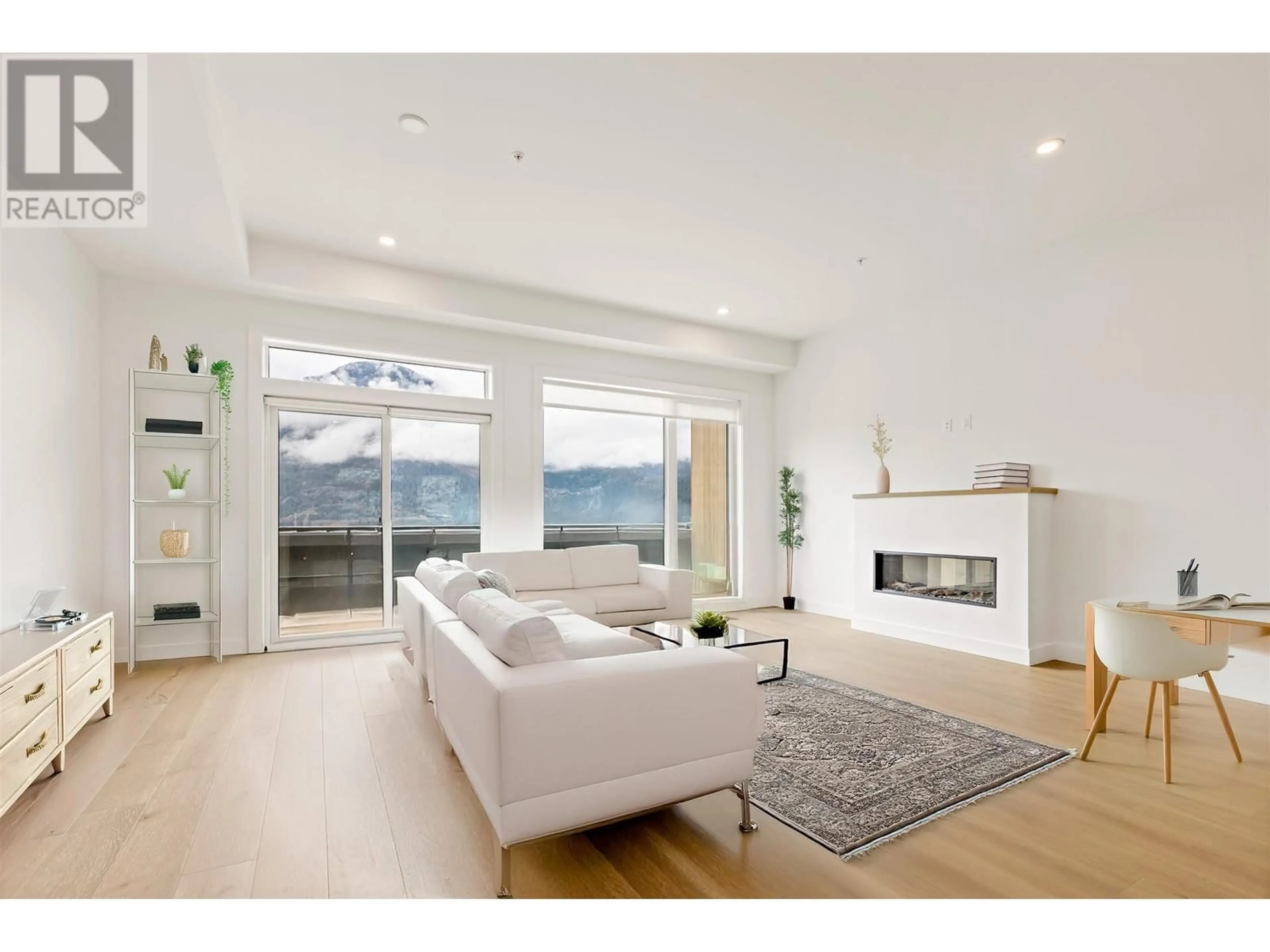 Living room with furniture, unknown for 15 1050 FINCH DRIVE, Squamish British Columbia V0V0V0