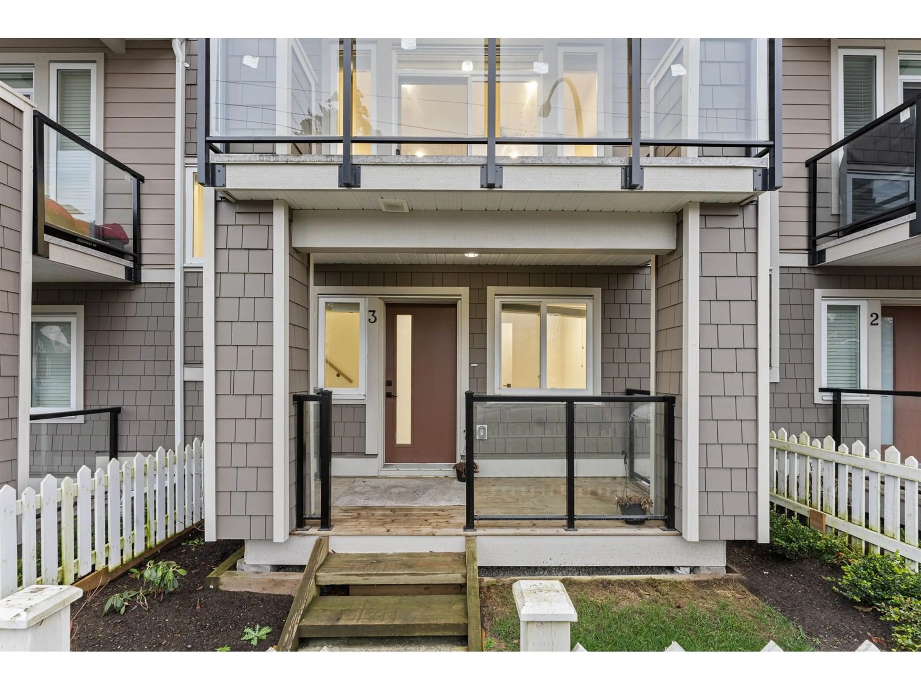 Indoor entryway for 3 5780 174 STREET, Surrey British Columbia V3S7K3