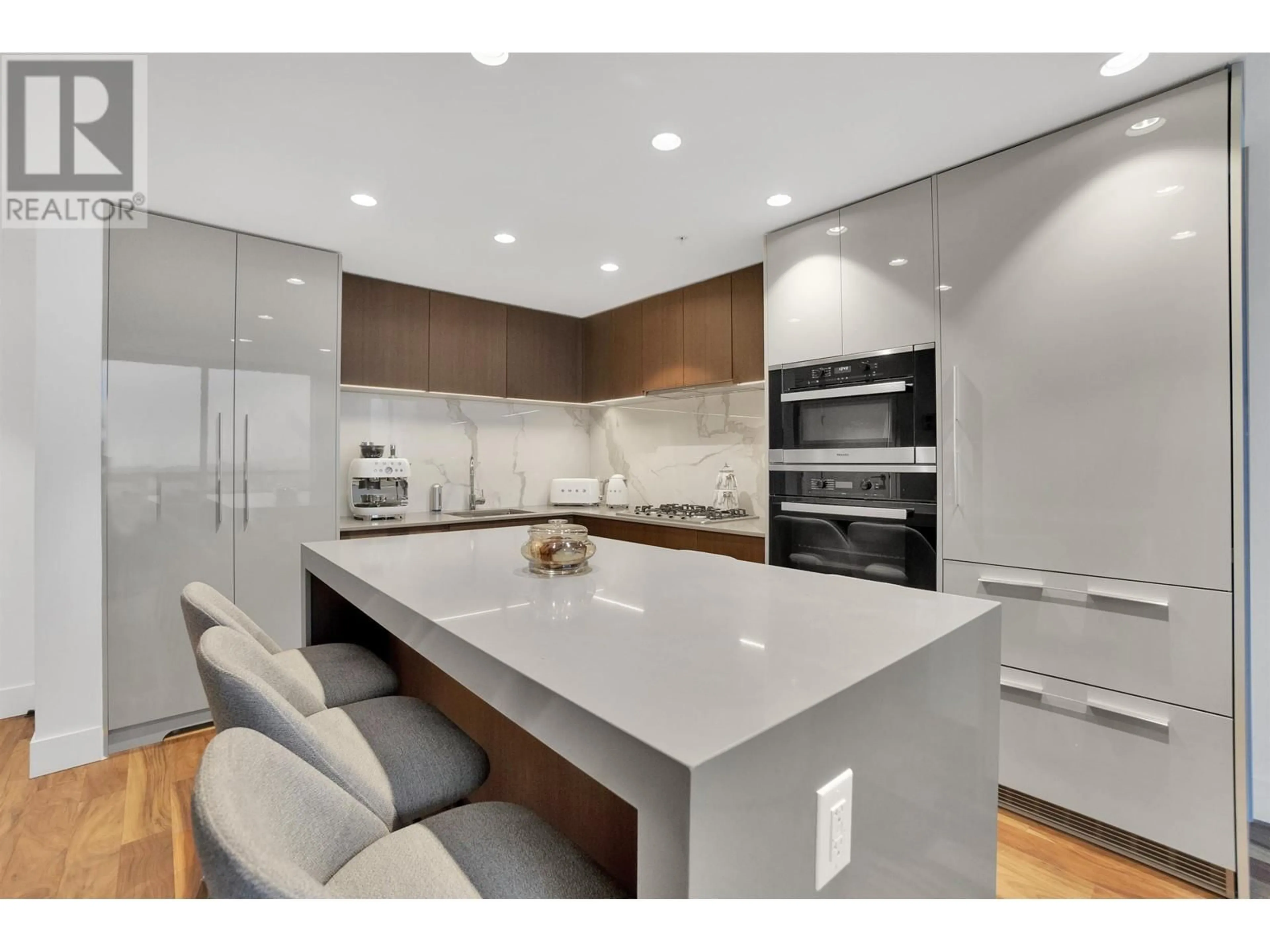 Contemporary kitchen, unknown for 1302 1675 LIONS GATE LANE, North Vancouver British Columbia V7P0E3