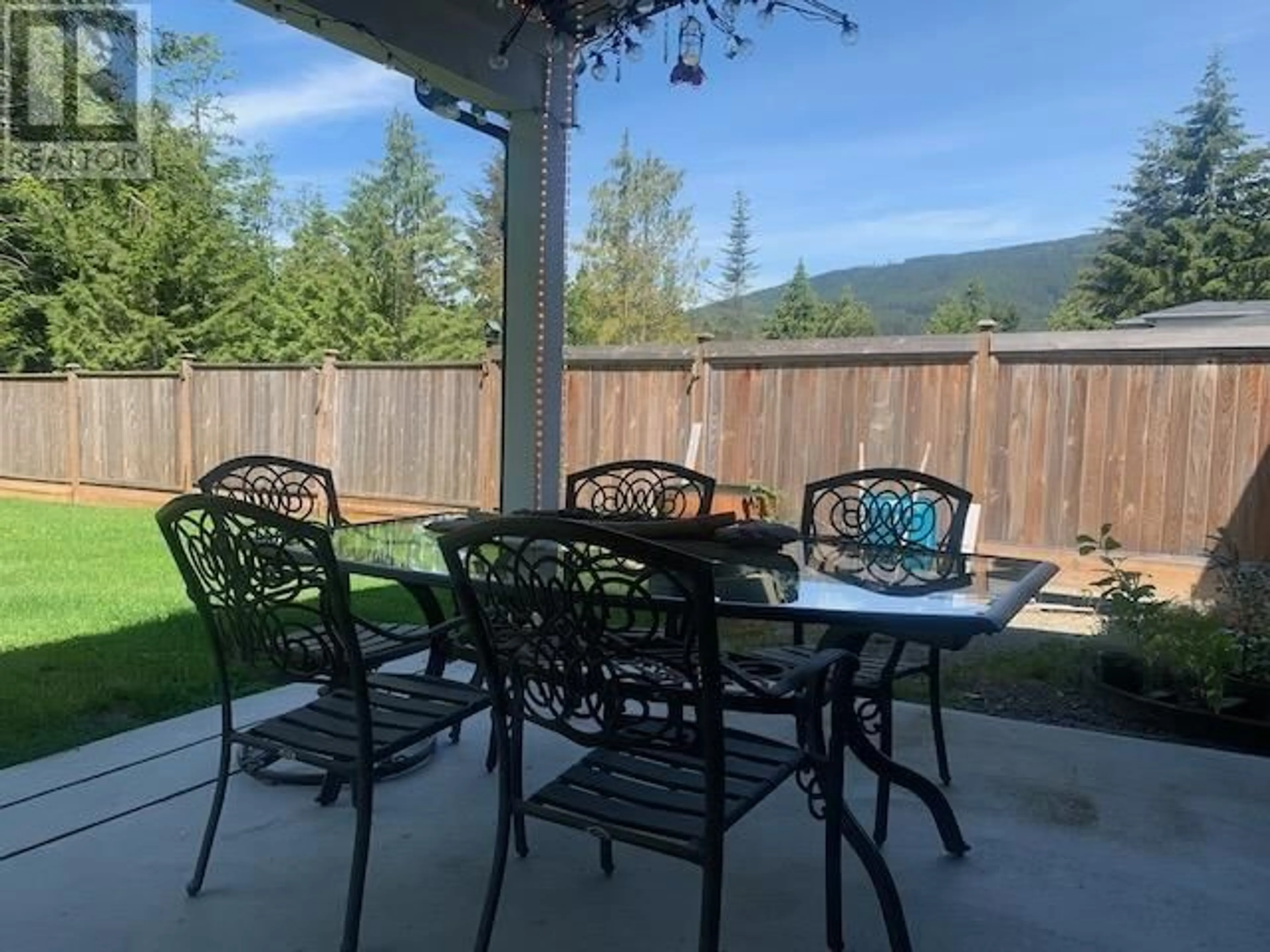 Patio, mountain view for 421 SOLAZ PLACE, Gibsons British Columbia V0N1V5