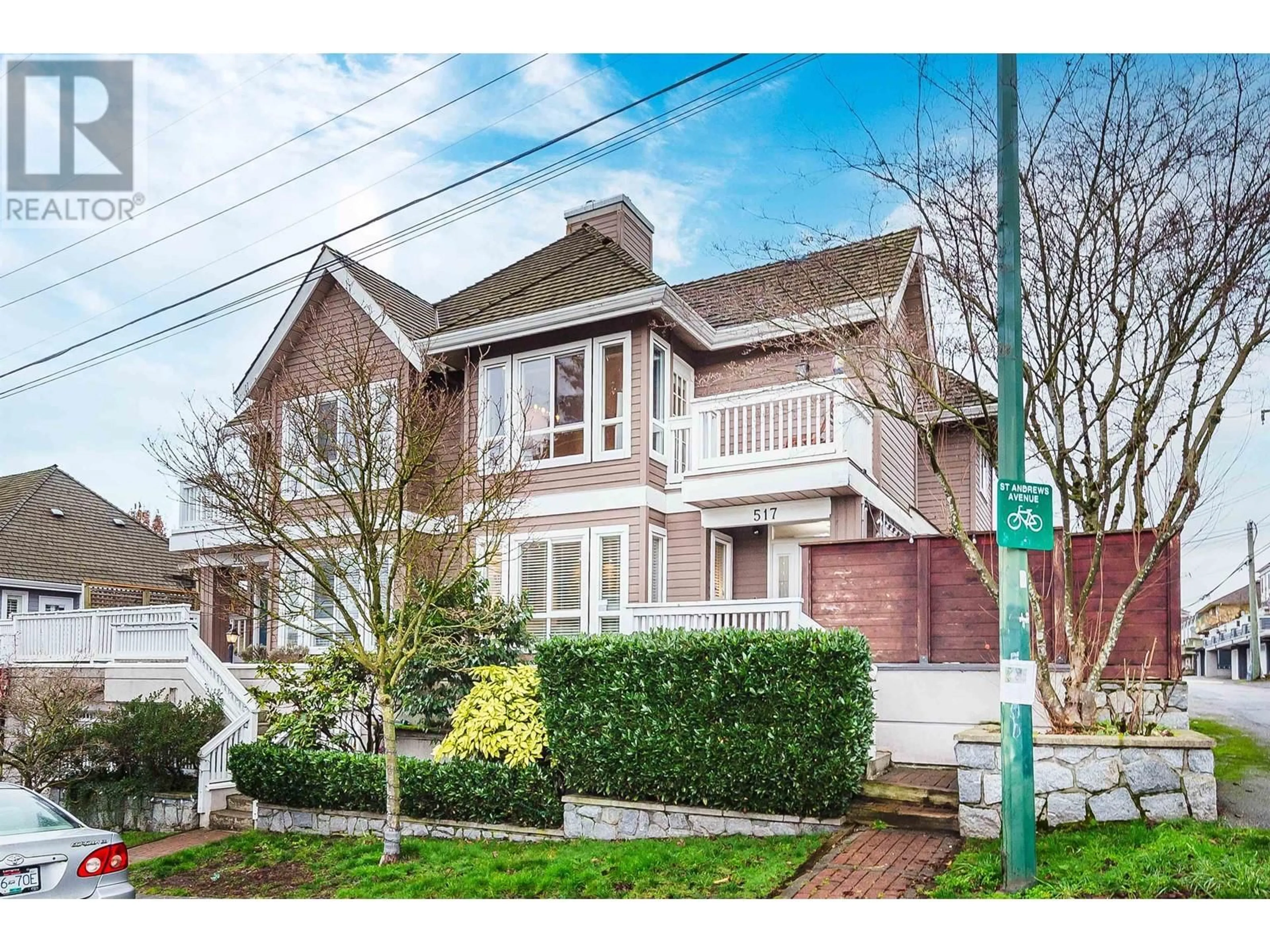 Home with brick exterior material, street for 517 ST. ANDREWS AVENUE, North Vancouver British Columbia V7L4W2