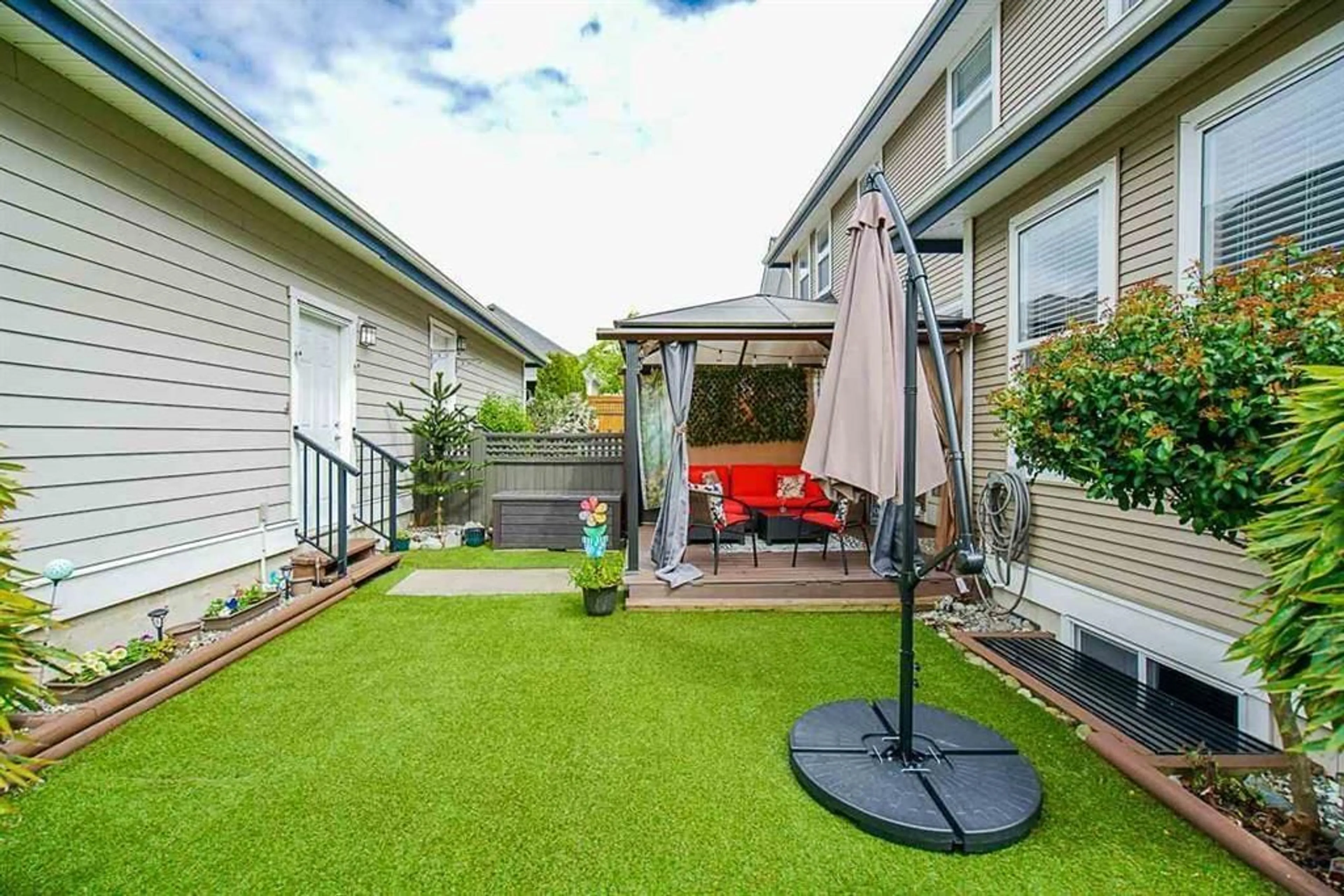 Patio, street for 3 - 18055 70, Surrey British Columbia V3S6X3