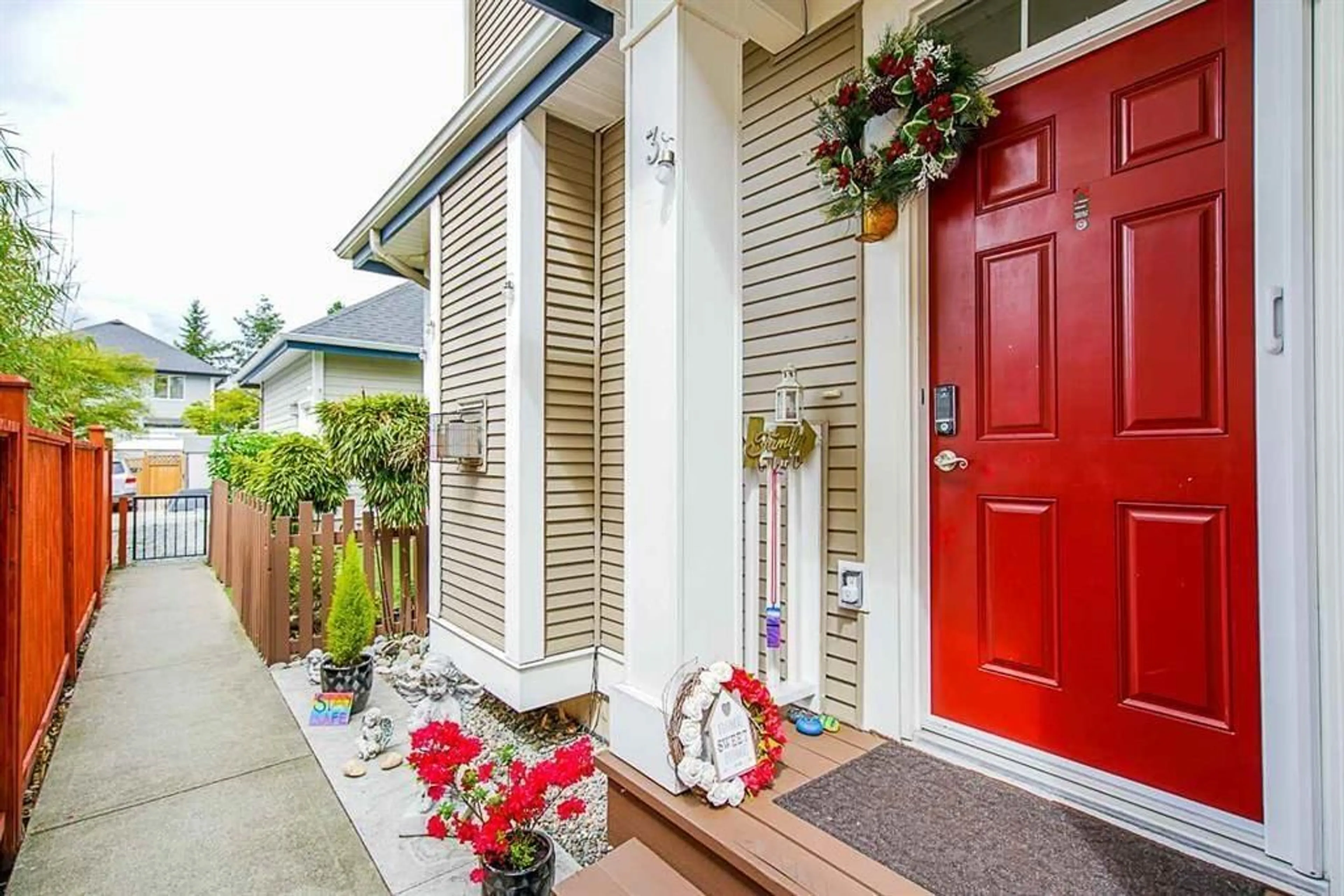 Indoor entryway for 3 18055 70 AVENUE, Surrey British Columbia V3S6X3