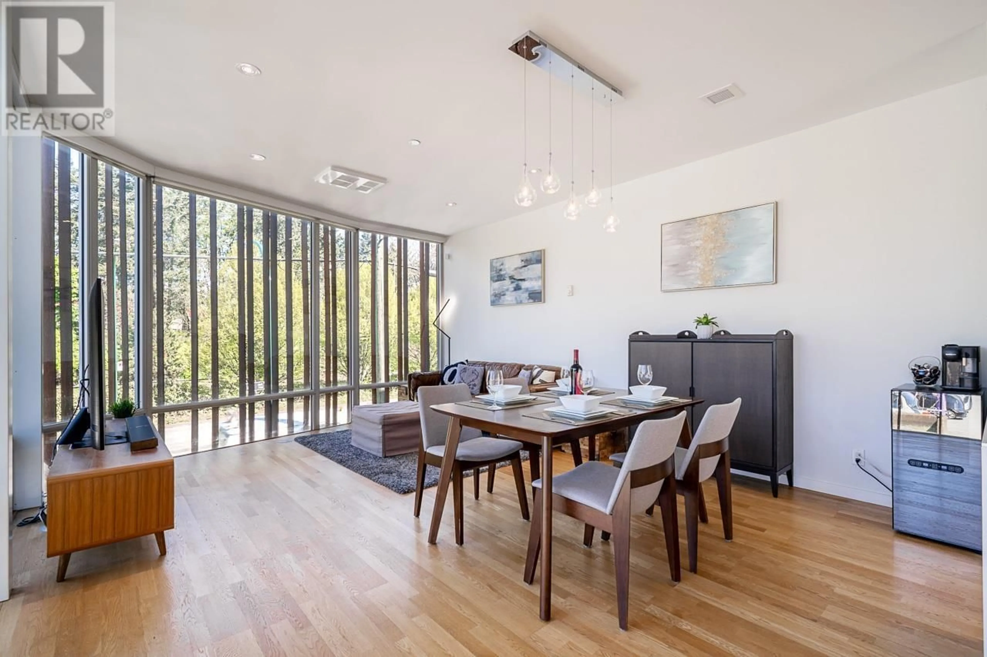 Dining room, wood/laminate floor for 778 W 6TH AVENUE, Vancouver British Columbia V5Z0C8