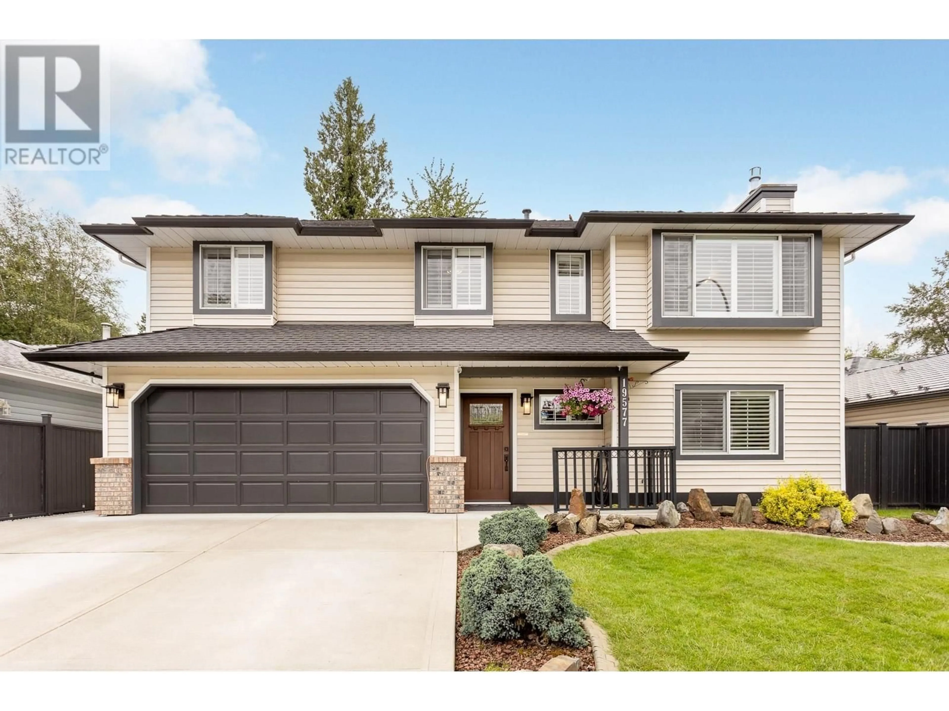 Home with vinyl exterior material, street for 19577 SOMERSET DRIVE, Pitt Meadows British Columbia V3Y2L5