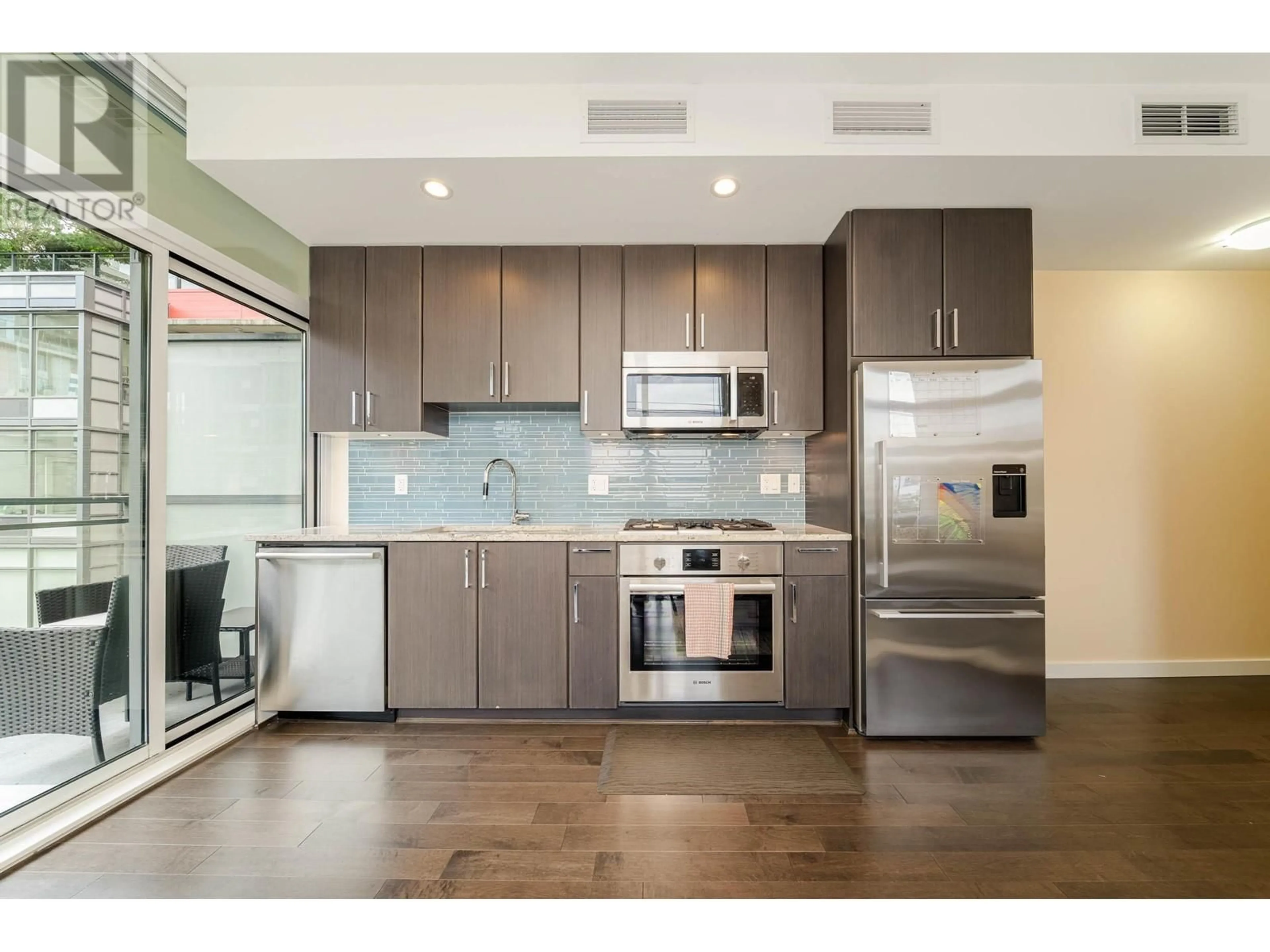 Open concept kitchen, unknown for 504 38 W 1ST AVENUE, Vancouver British Columbia V5Y0K3