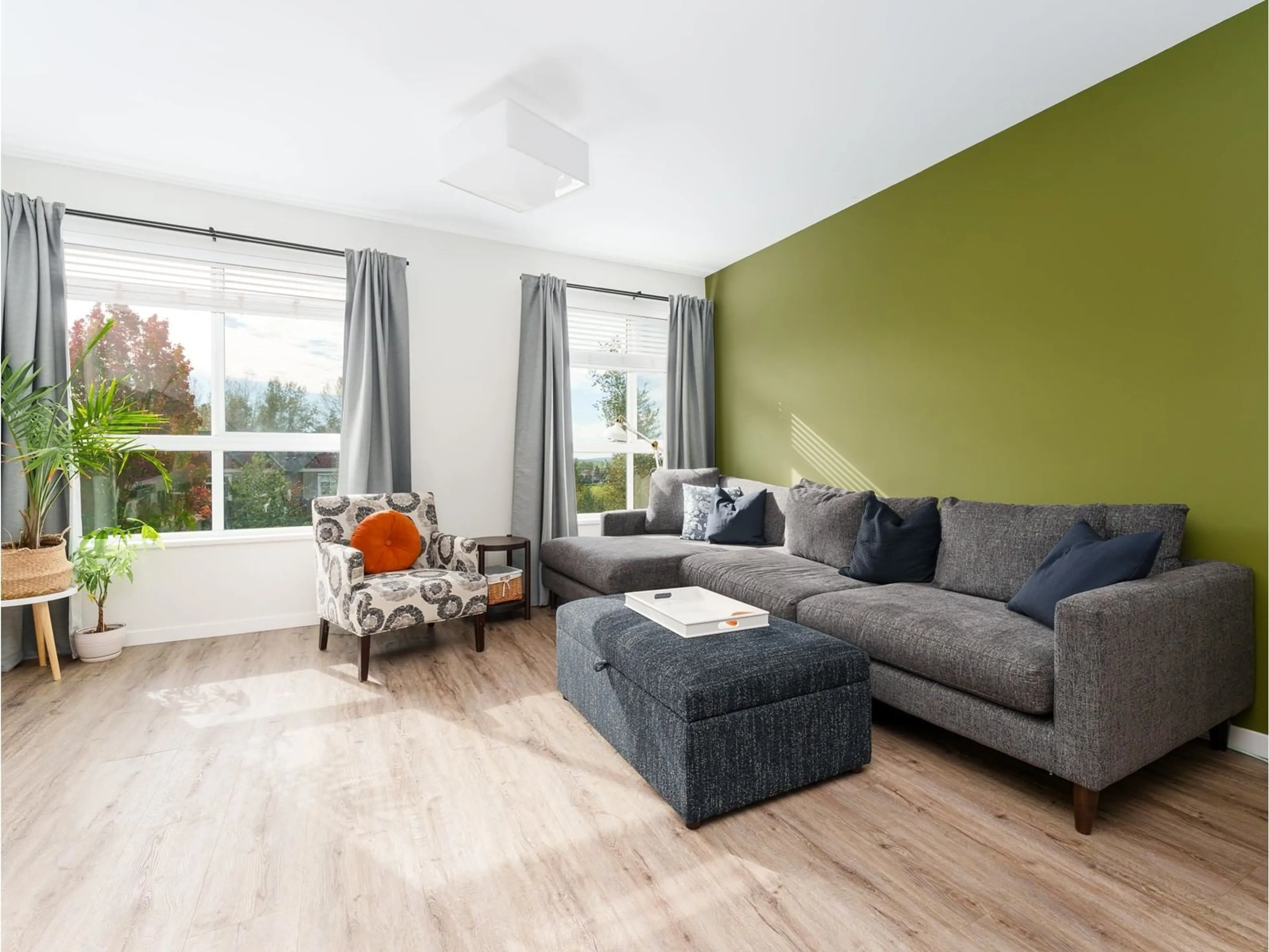 Living room with furniture, wood/laminate floor for 7 20087 68 AVENUE, Langley British Columbia V2Y0Y4