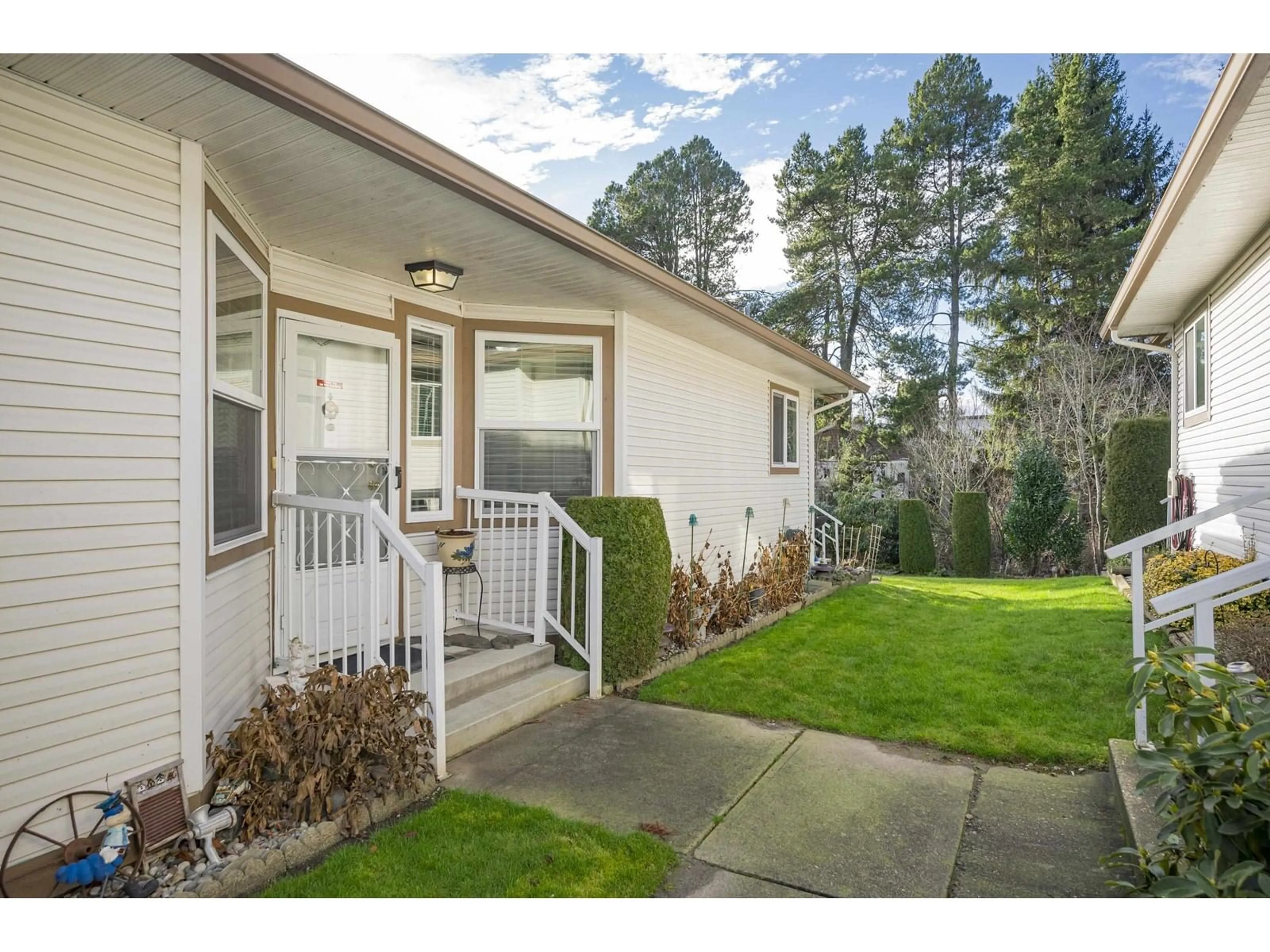 Patio, street for 7 27435 29A AVENUE, Langley British Columbia V4W3M4