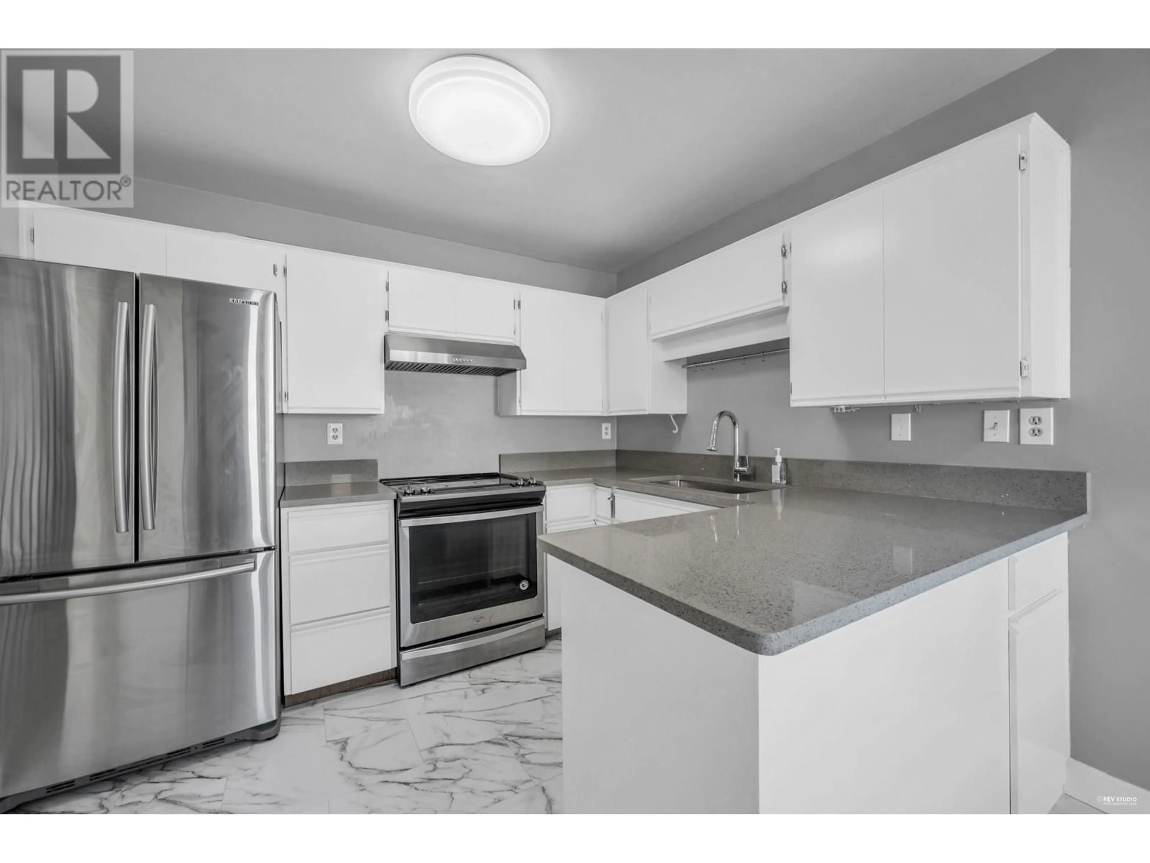 Standard kitchen, unknown for 18 1318 BRUNETTE AVENUE, Coquitlam British Columbia V3K6R1