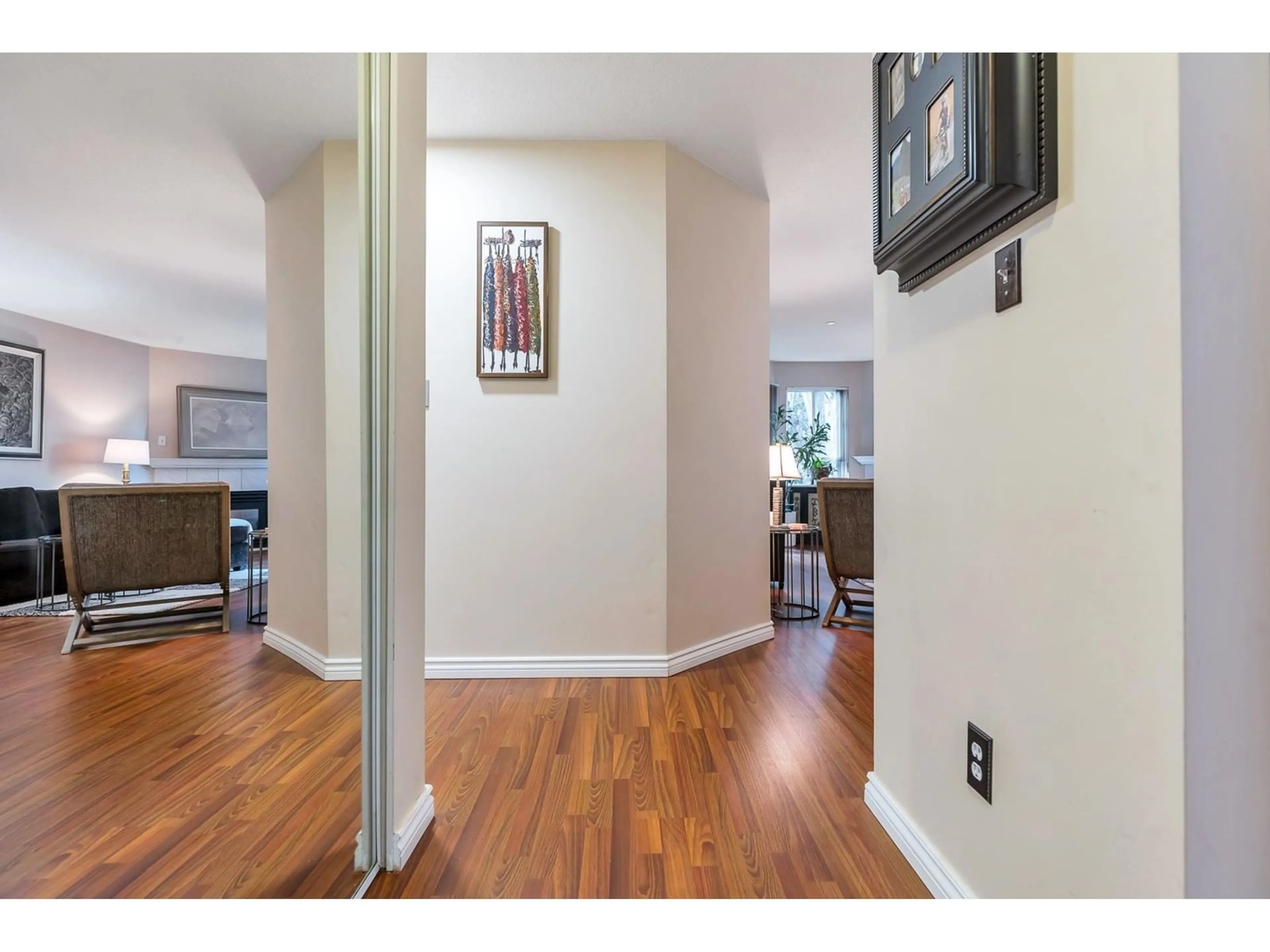 Indoor entryway for 213 16137 83 AVENUE, Surrey British Columbia V3S8S7