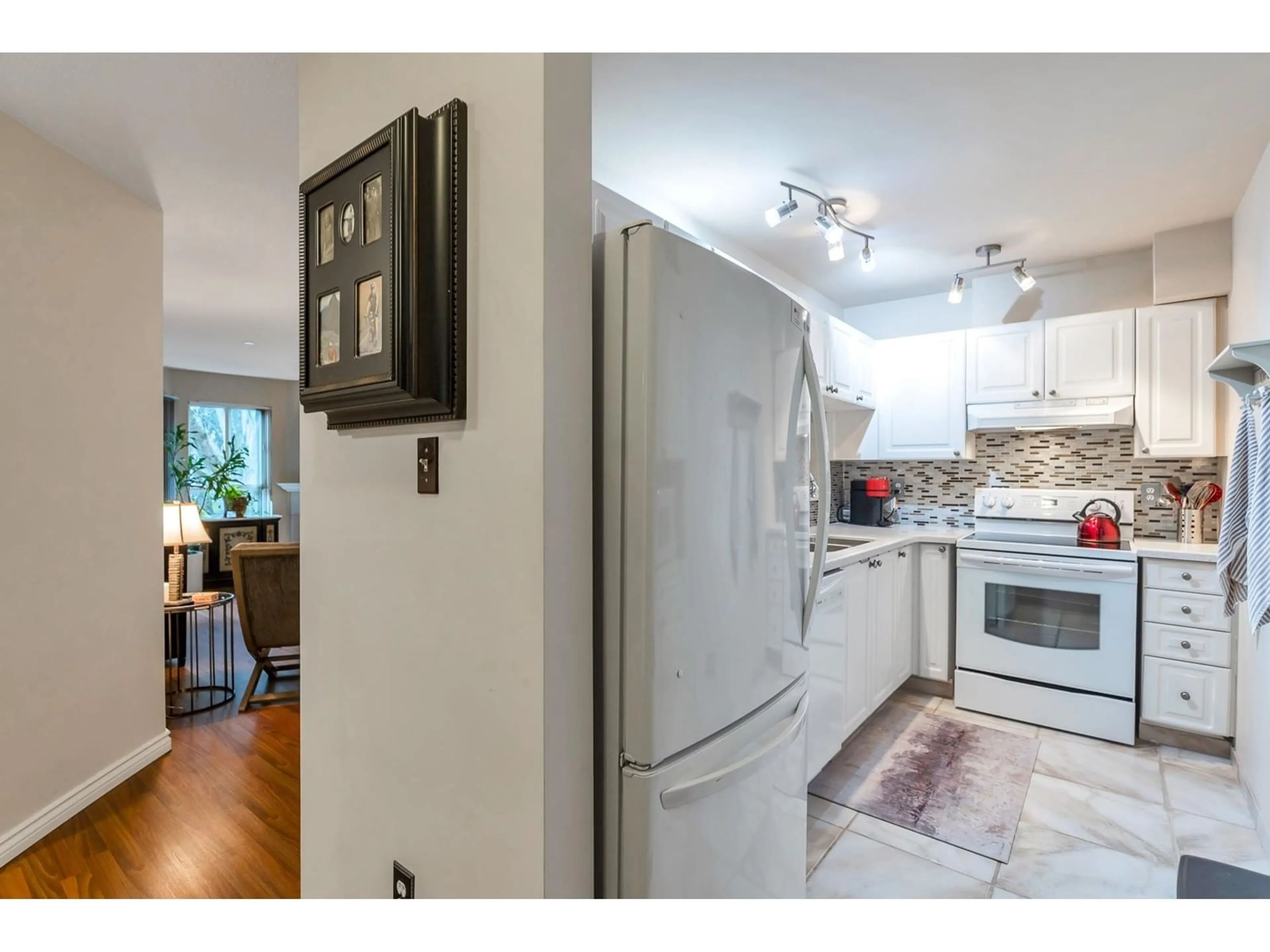 Open concept kitchen, unknown for 213 16137 83 AVENUE, Surrey British Columbia V3S8S7