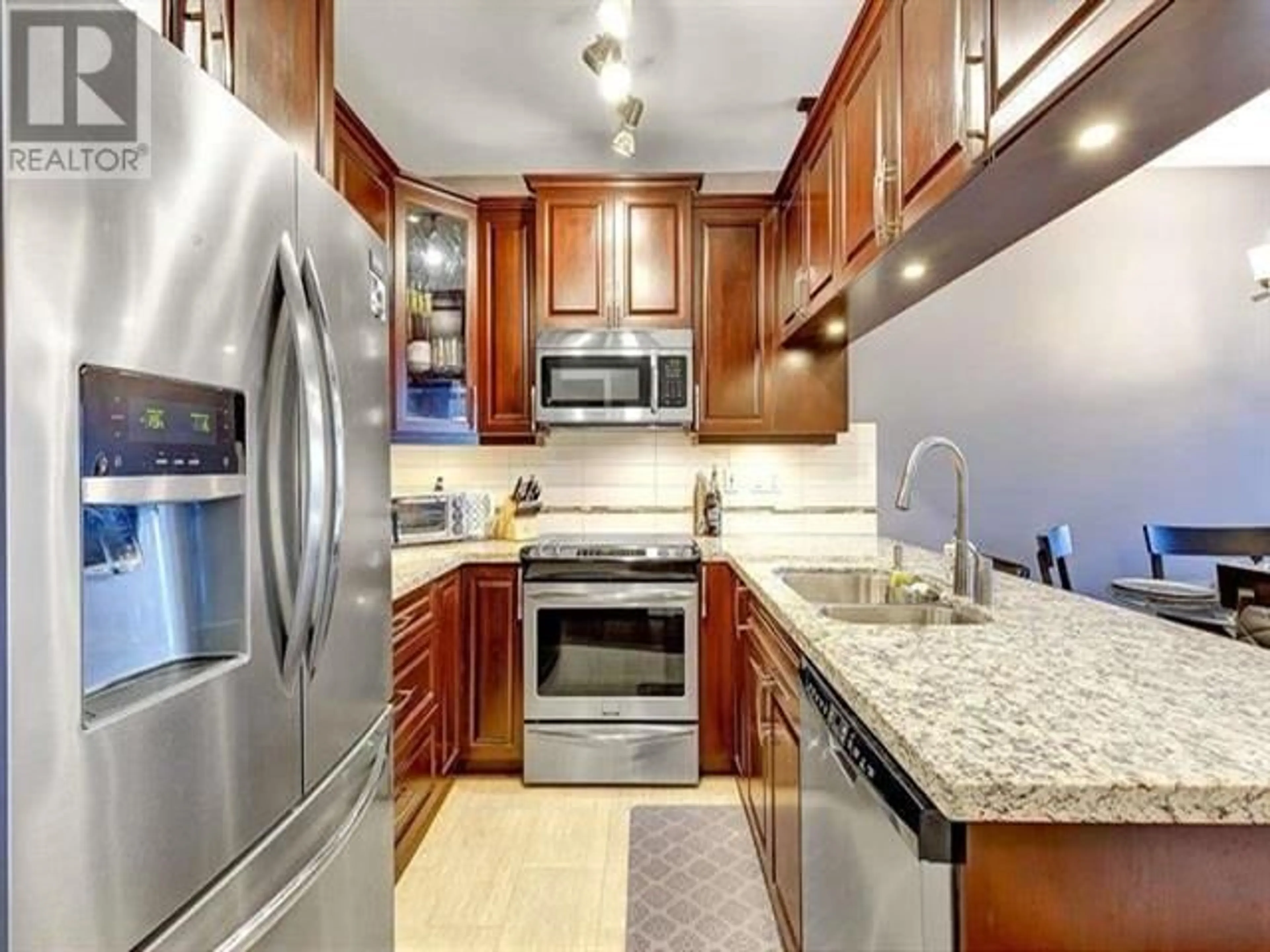 Standard kitchen, ceramic/tile floor for 209 12655 190A STREET, Pitt Meadows British Columbia V3Y0E9