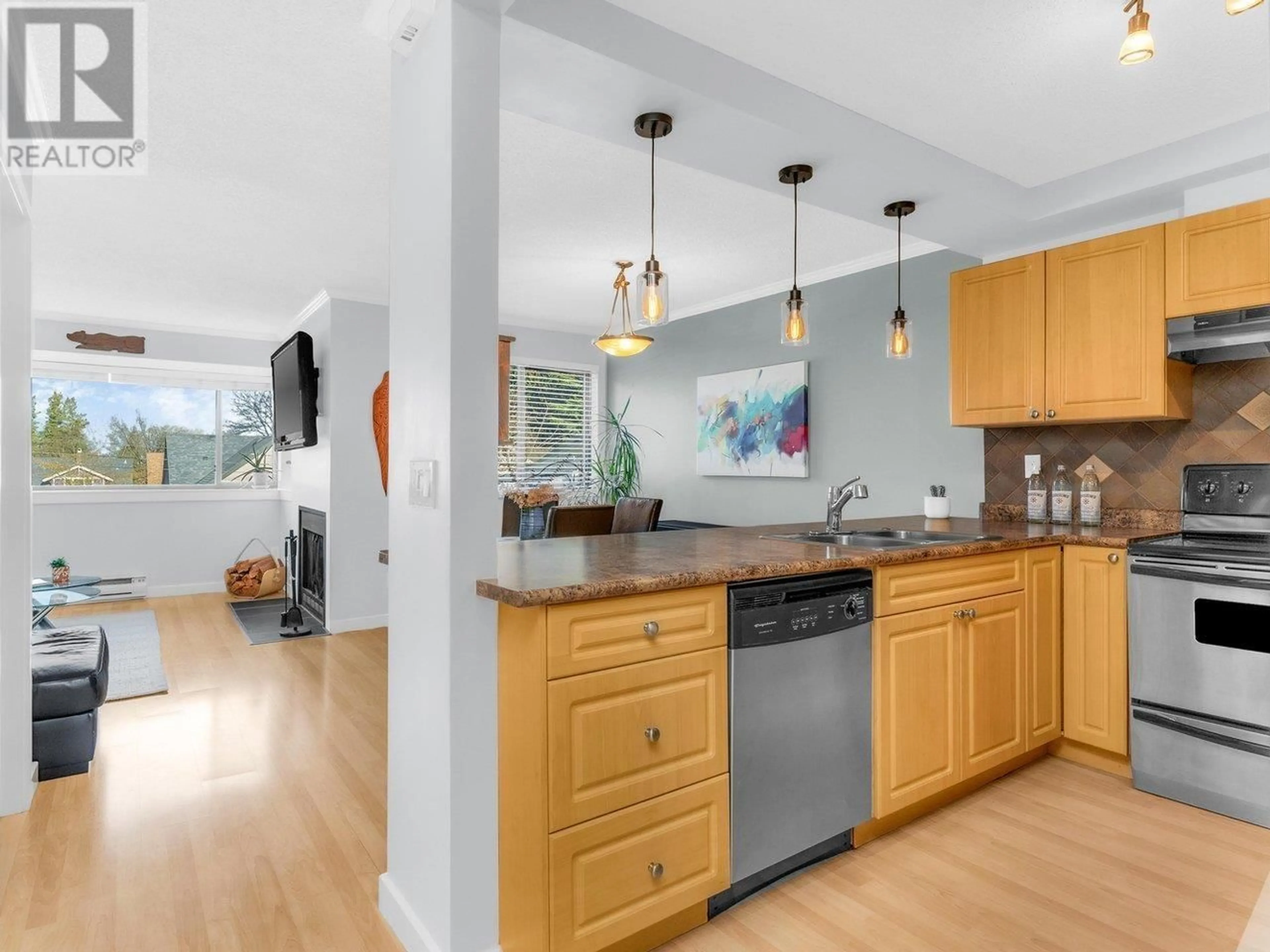 Open concept kitchen, unknown for 18 3437 W 4TH AVENUE, Vancouver British Columbia V6R1N7