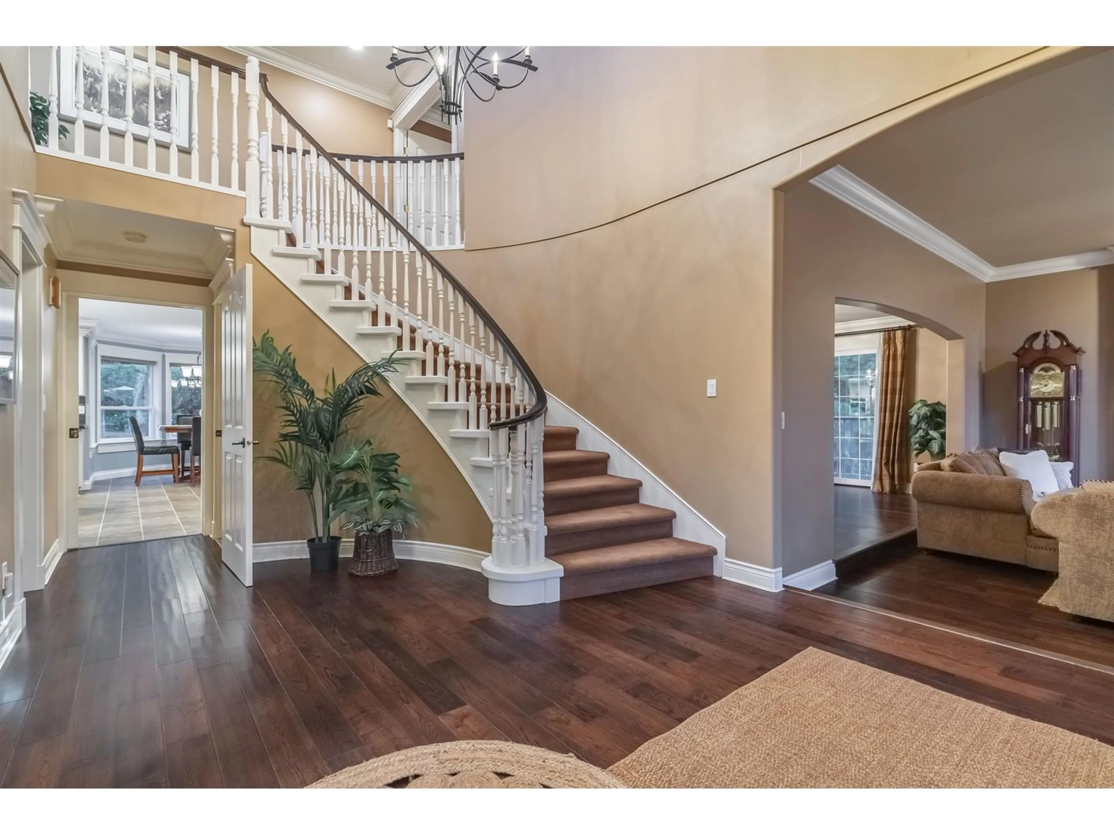 Indoor entryway for 25754 82ND AVENUE, Langley British Columbia V1M2M8