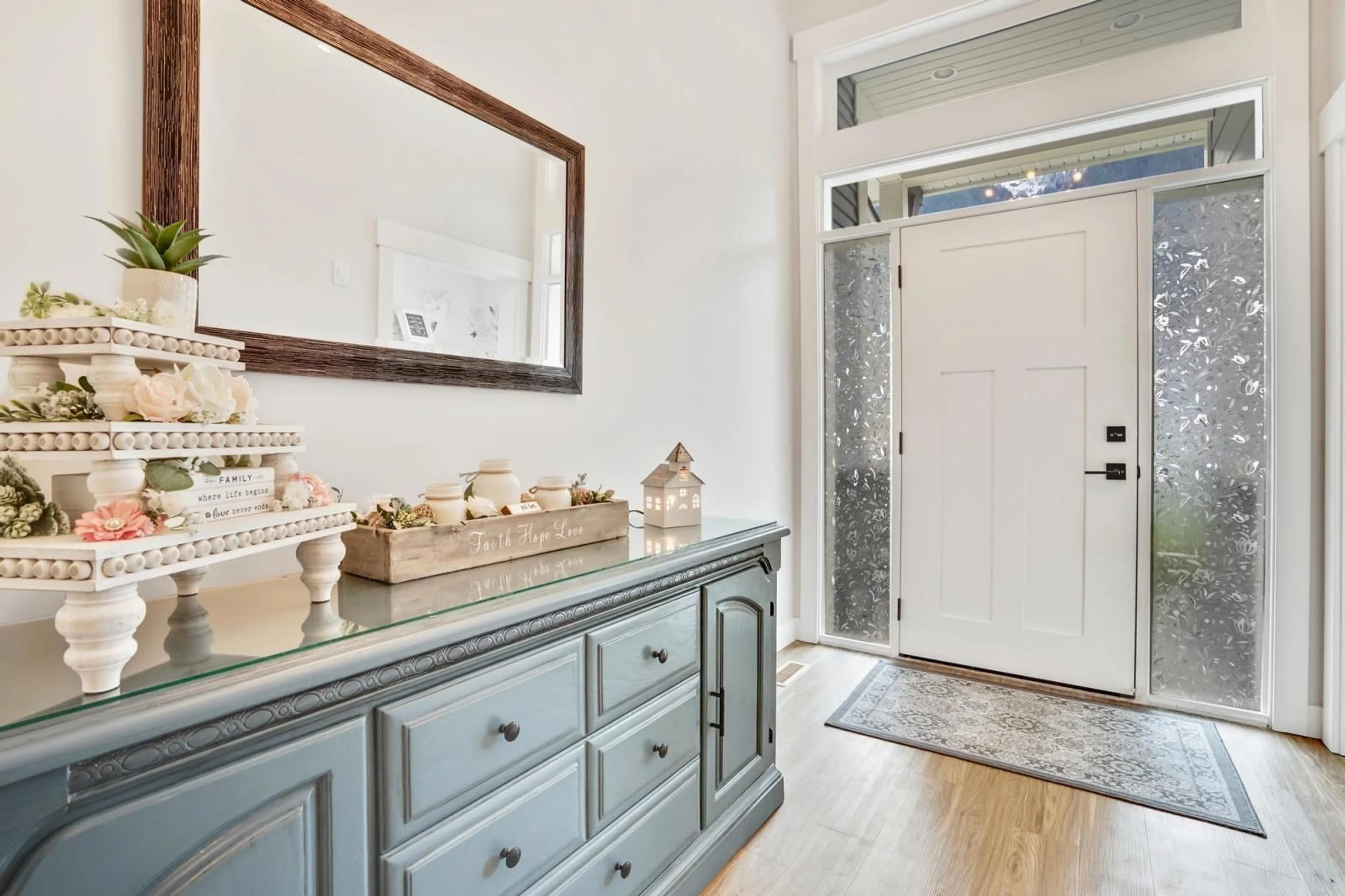 Contemporary bathroom, ceramic/tile floor for 65561 SKYLARK LANE|Hope, Hope British Columbia V0X1L1