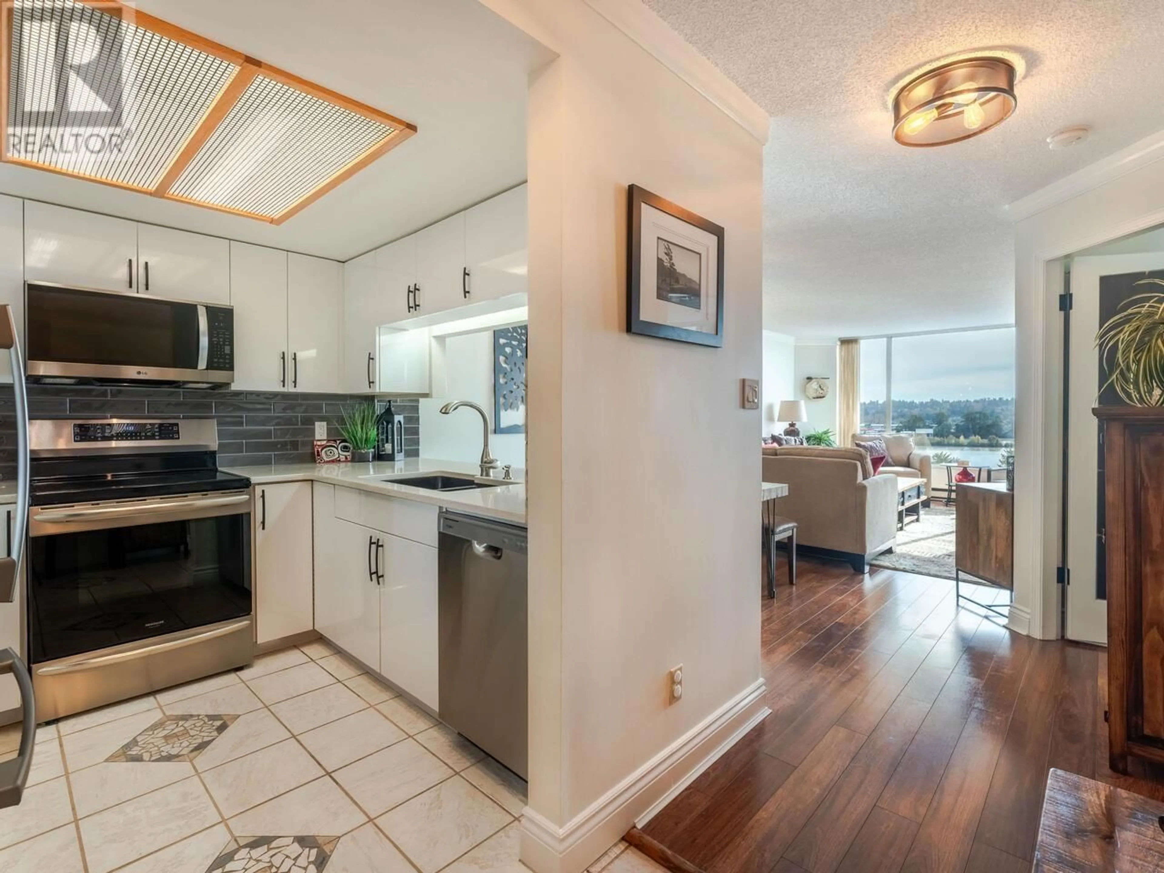 Open concept kitchen, unknown for 1003 1065 QUAYSIDE DRIVE, New Westminster British Columbia V3M1C5