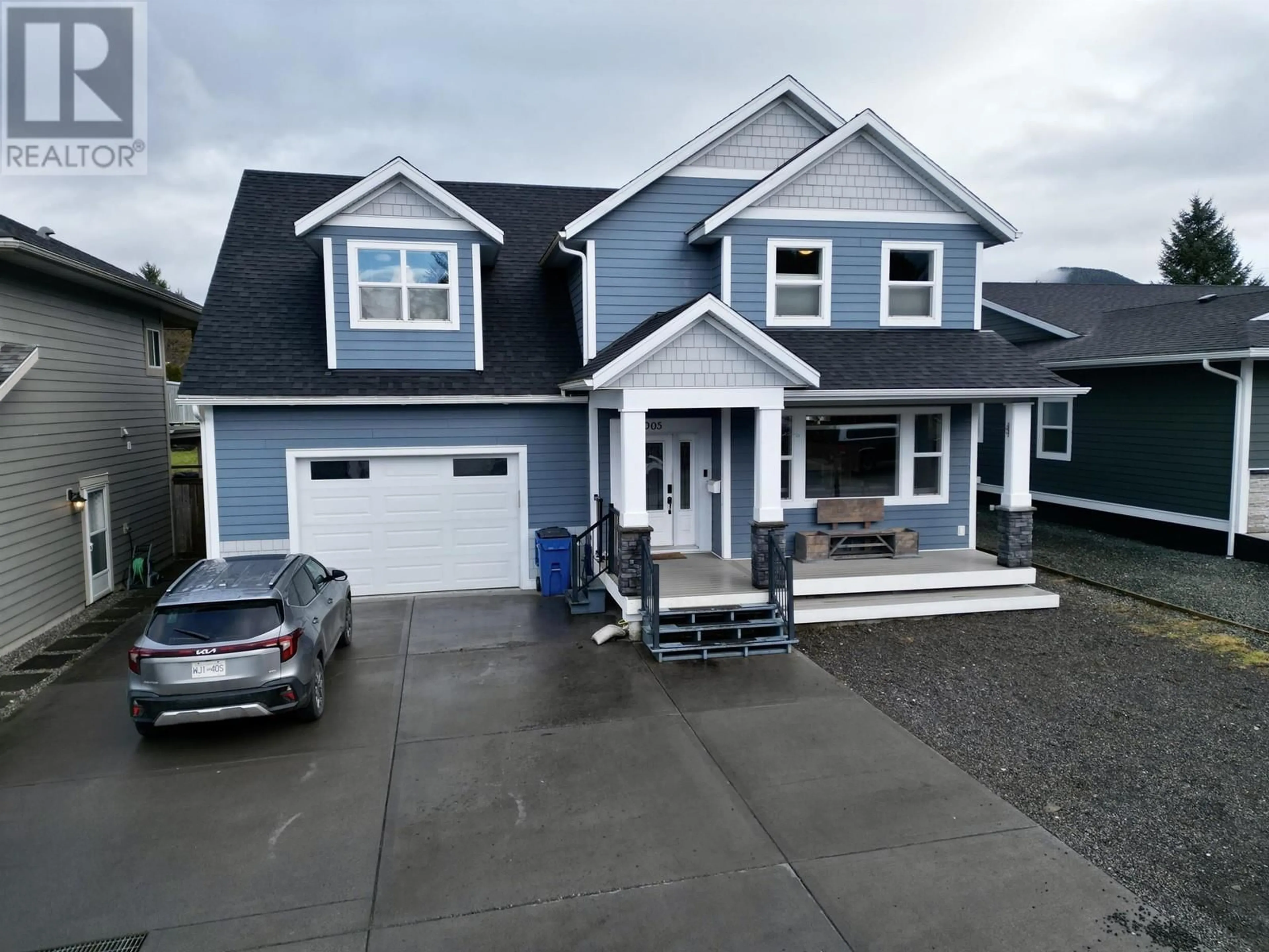 Home with vinyl exterior material, street for 1005 EDWARD AVENUE, Prince Rupert British Columbia V8J0A3