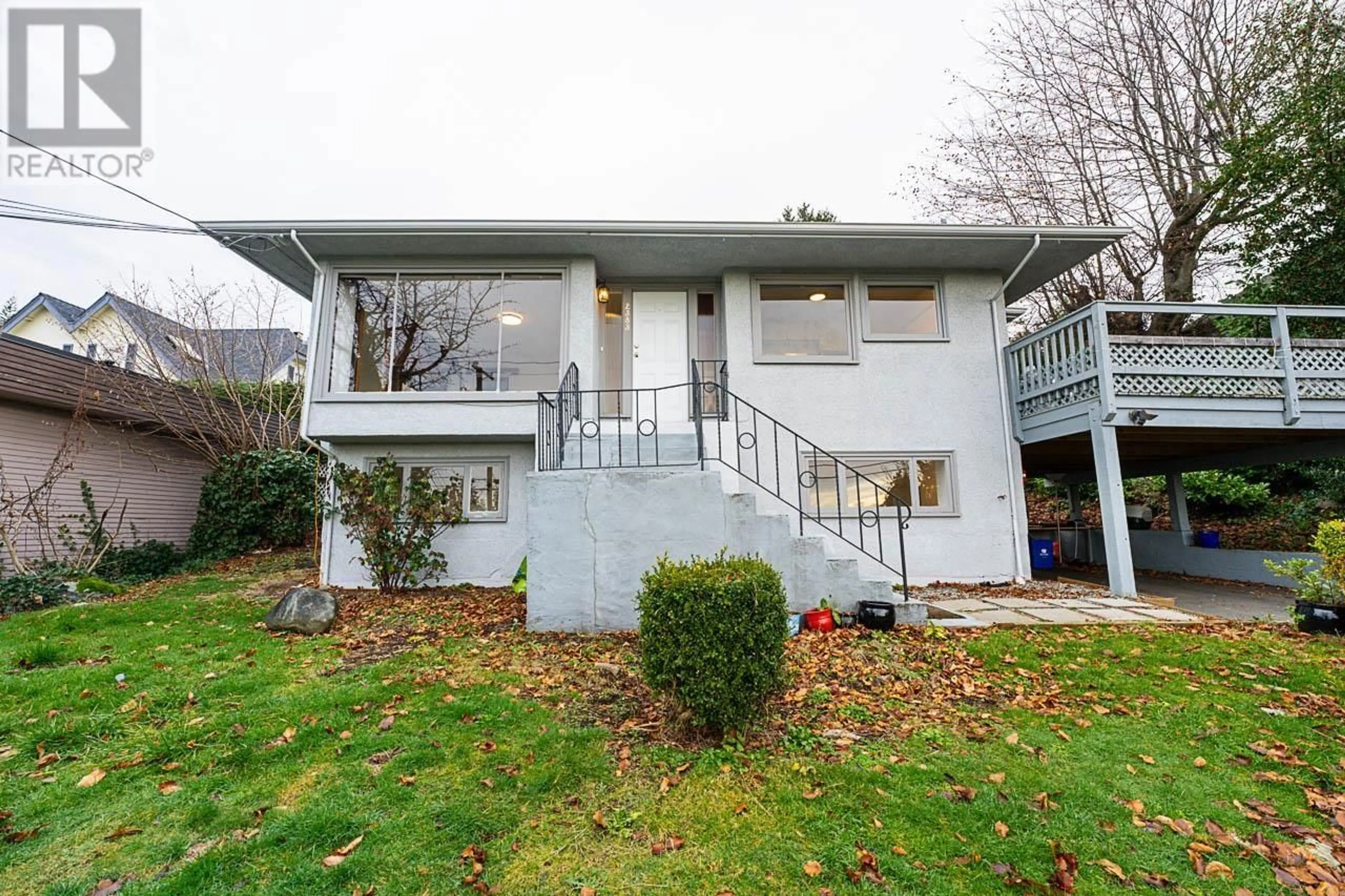 Home with vinyl exterior material, street for 2383 MATHERS AVENUE, West Vancouver British Columbia V7V2H7