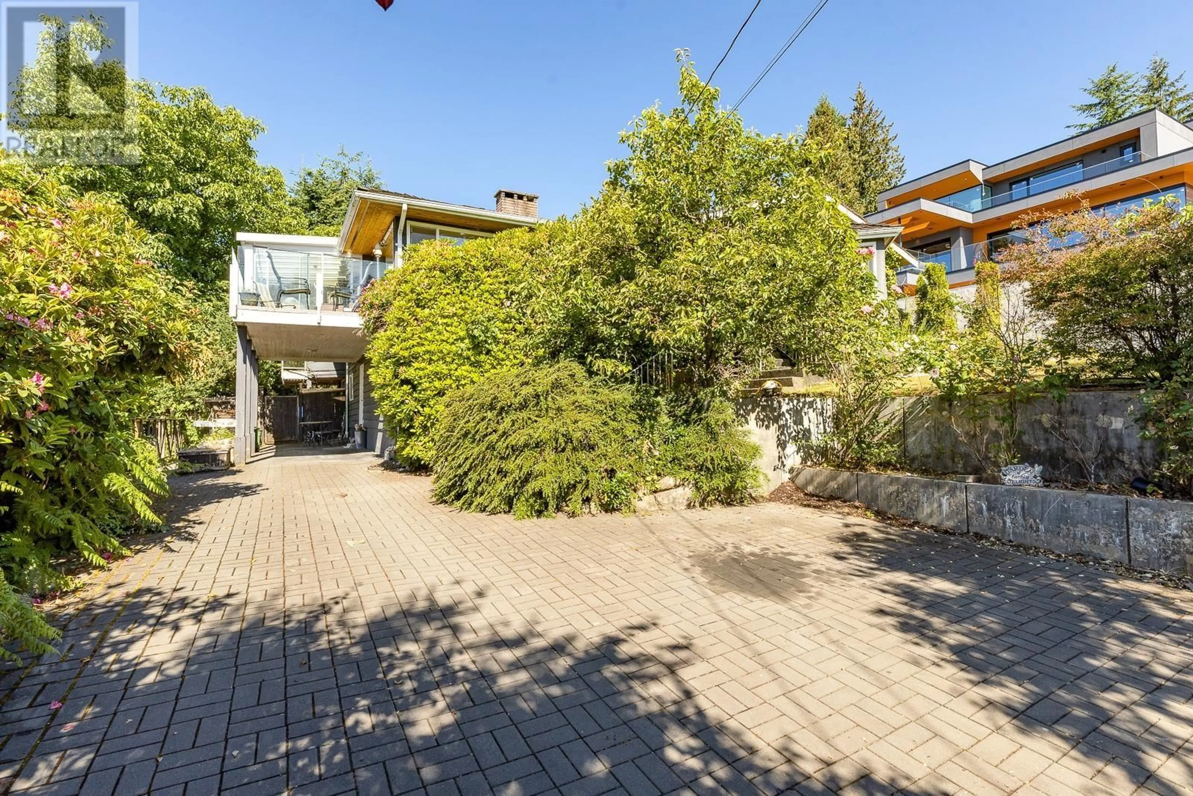 A pic from outside/outdoor area/front of a property/back of a property/a pic from drone, street for 1955 22ND STREET, West Vancouver British Columbia V7V4E7