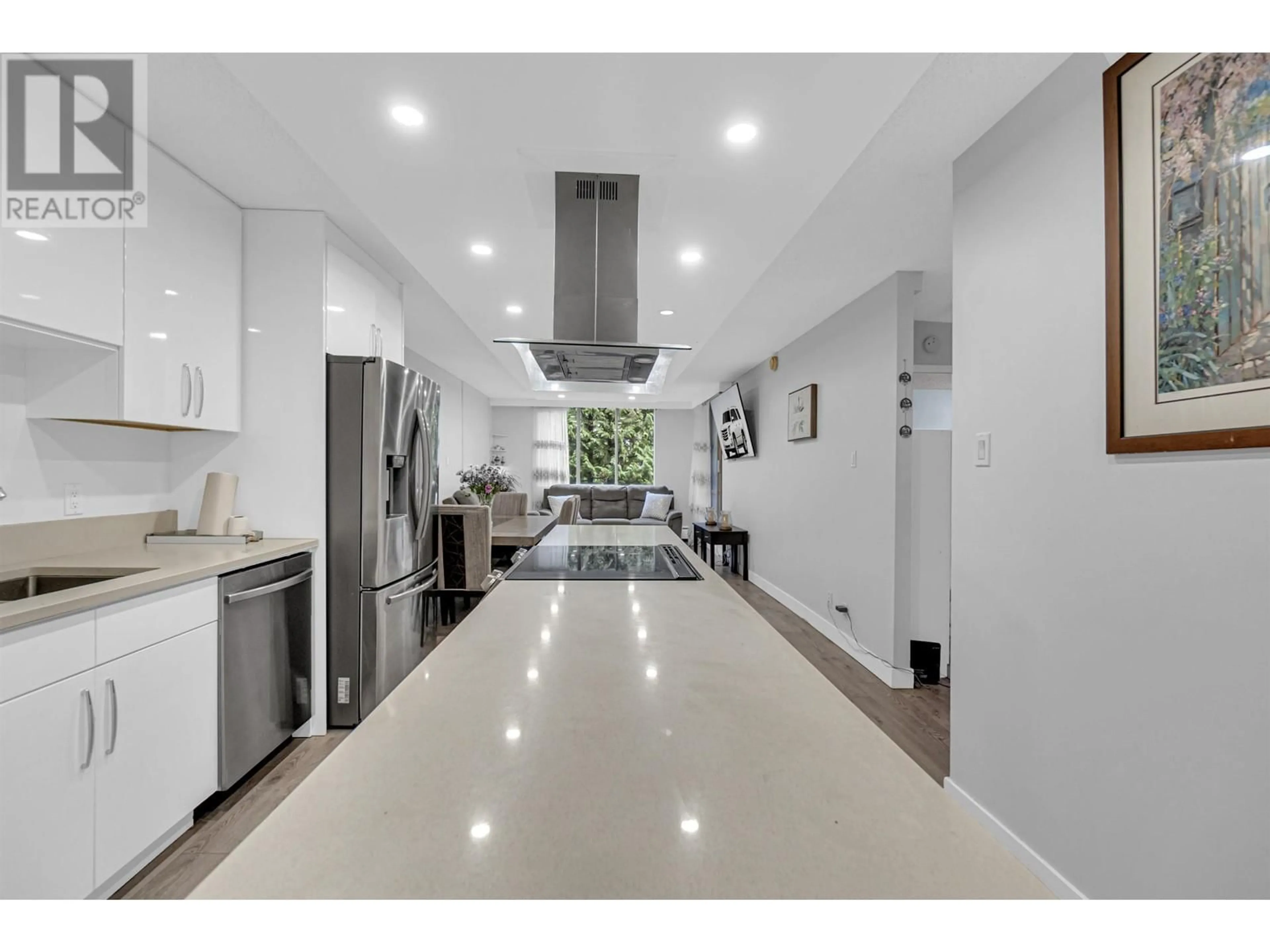 Open concept kitchen, ceramic/tile floor for 505 2012 FULLERTON AVENUE, North Vancouver British Columbia V7P3E3