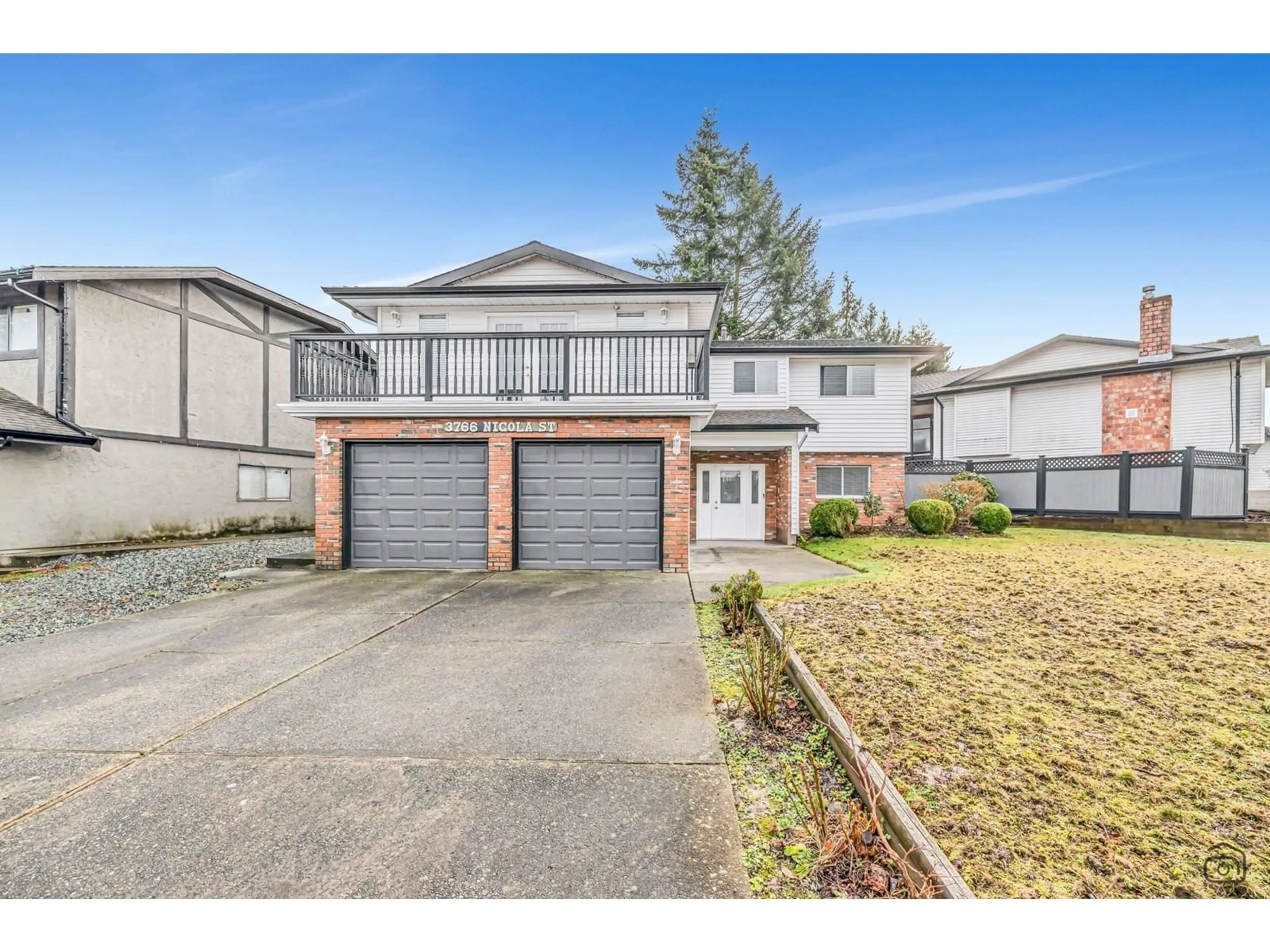 A pic from outside/outdoor area/front of a property/back of a property/a pic from drone, street for 3766 NICOLA STREET, Abbotsford British Columbia V2T4Z8