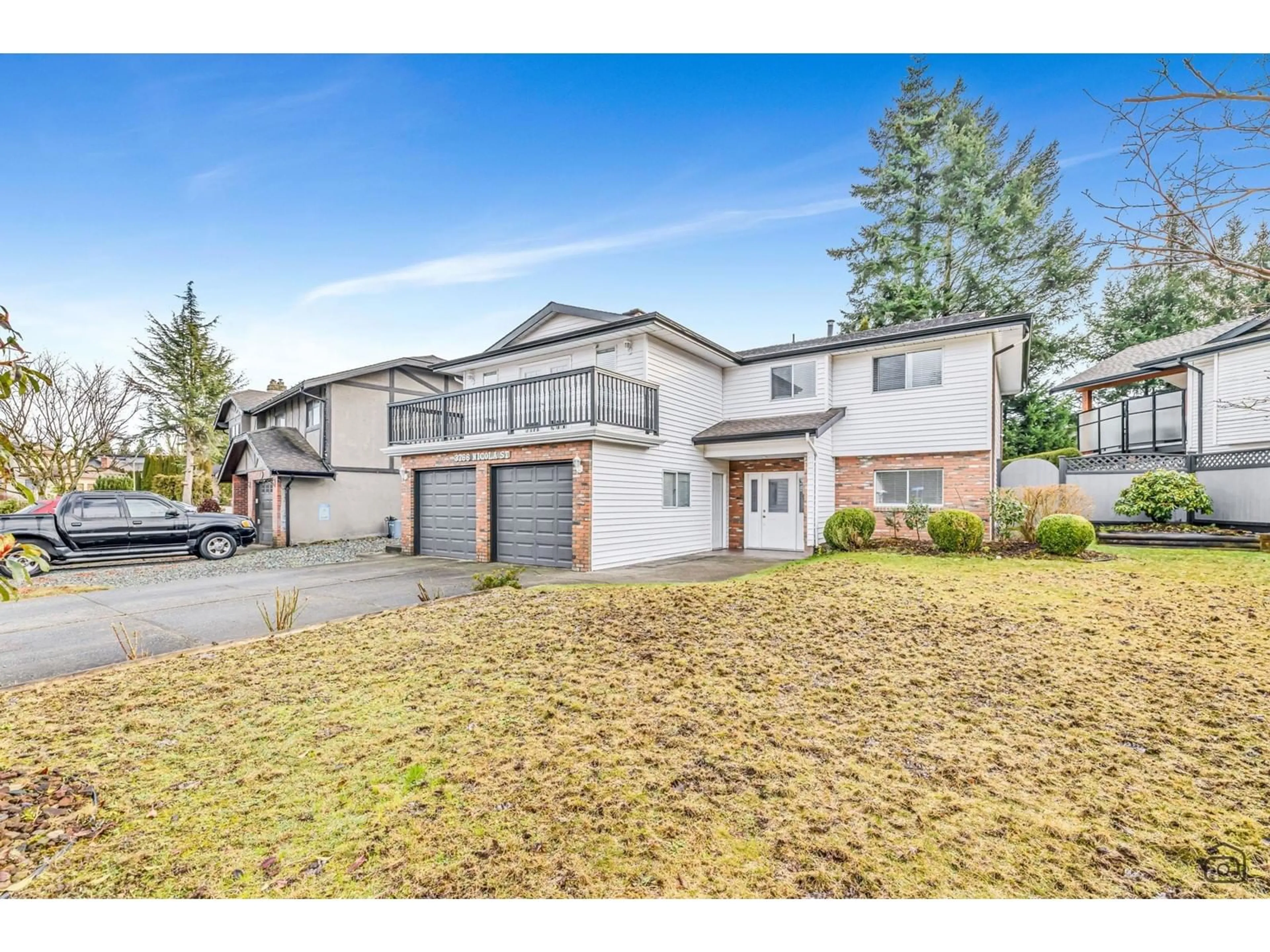 A pic from outside/outdoor area/front of a property/back of a property/a pic from drone, street for 3766 NICOLA STREET, Abbotsford British Columbia V2T4Z8