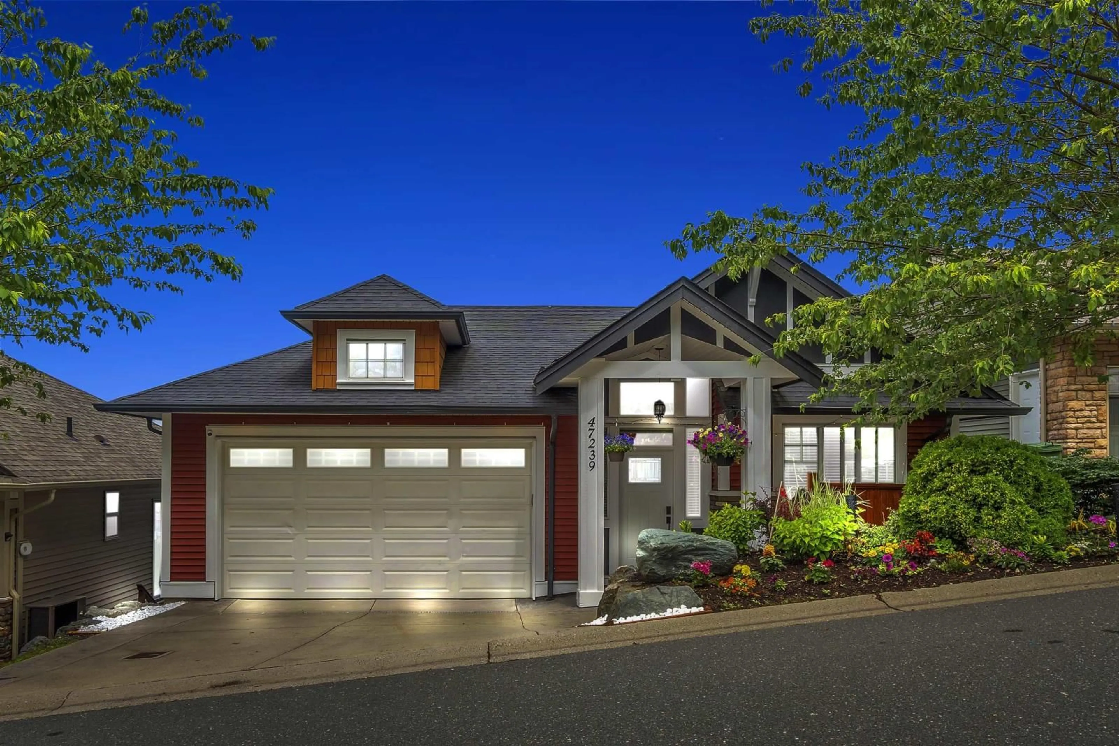 Home with vinyl exterior material, street for 47239 VISTA PLACE|Promontory, Chilliwack British Columbia V2R0R9