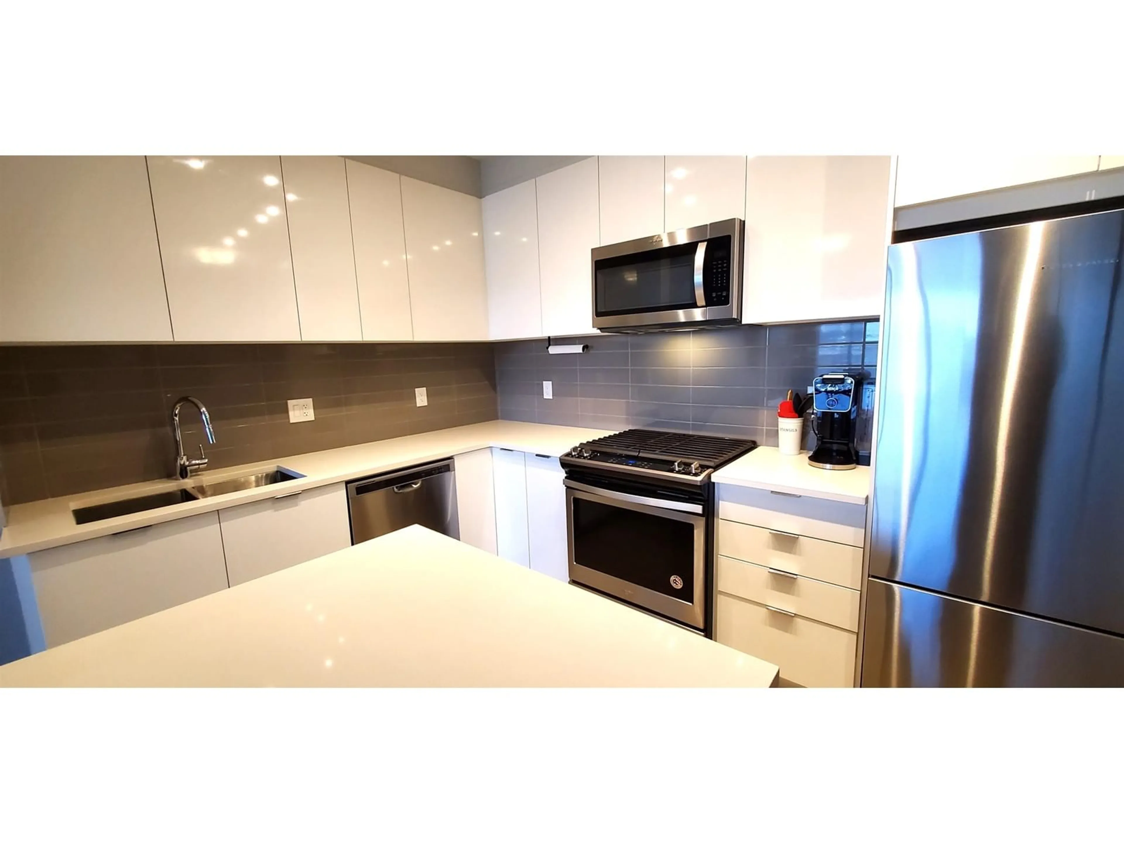 Standard kitchen, unknown for C403 8150 207 STREET, Langley British Columbia V2Y4J4