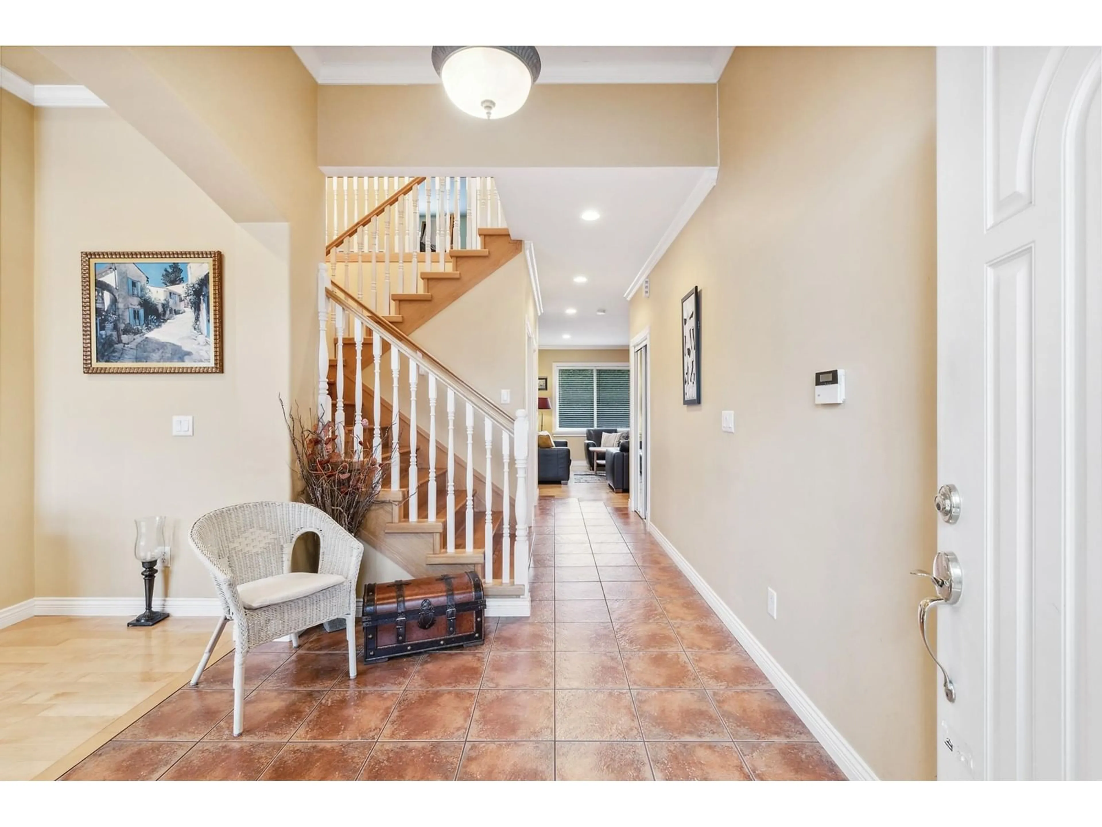 Indoor entryway for 10677 164 STREET, Surrey British Columbia V4N4S2