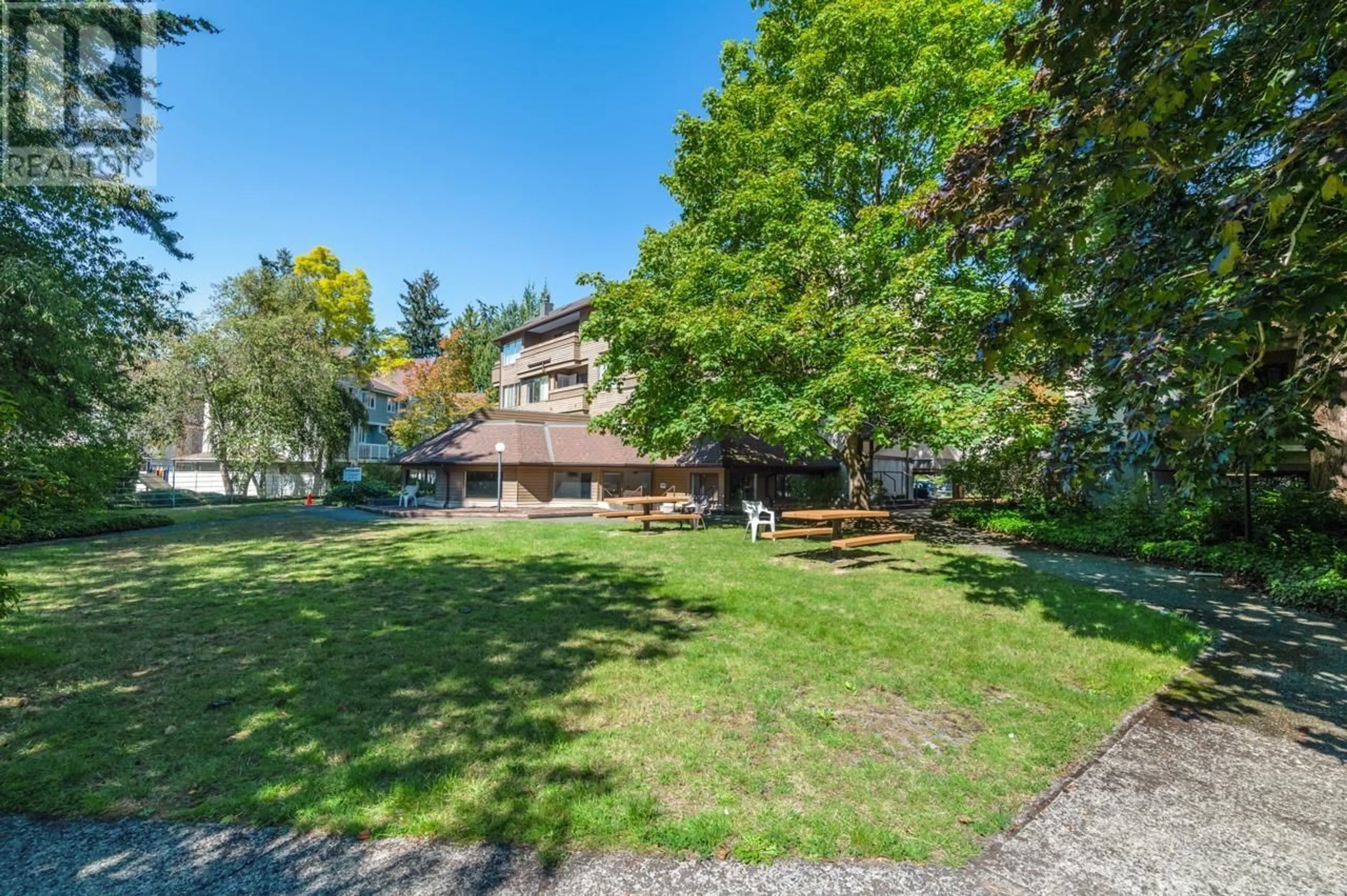 A pic from outside/outdoor area/front of a property/back of a property/a pic from drone, unknown for 141 7451 MINORU BOULEVARD, Richmond British Columbia V6Y1Z3