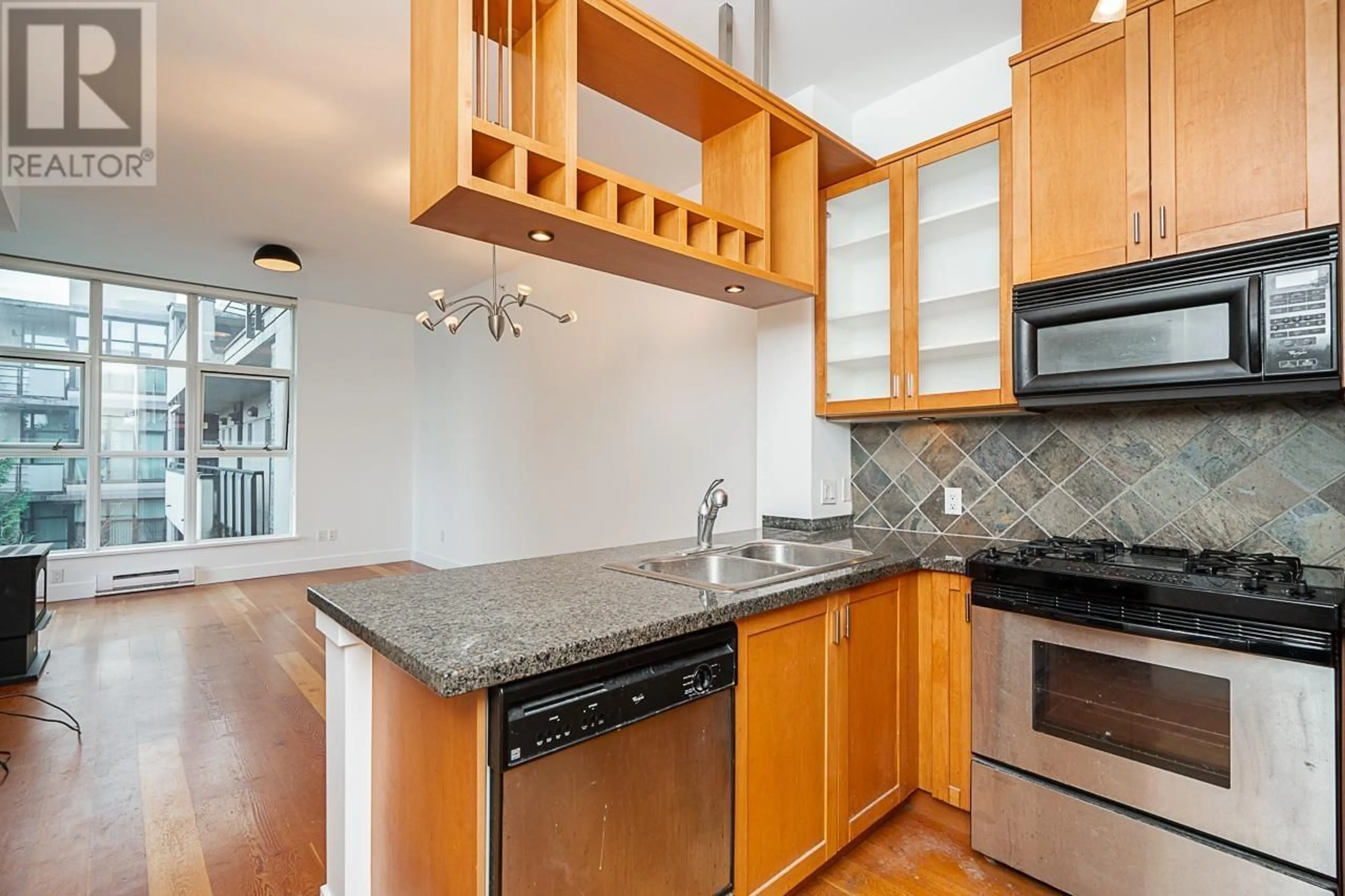 Standard kitchen, unknown for 401 8988 HUDSON STREET, Vancouver British Columbia V6P6Z1