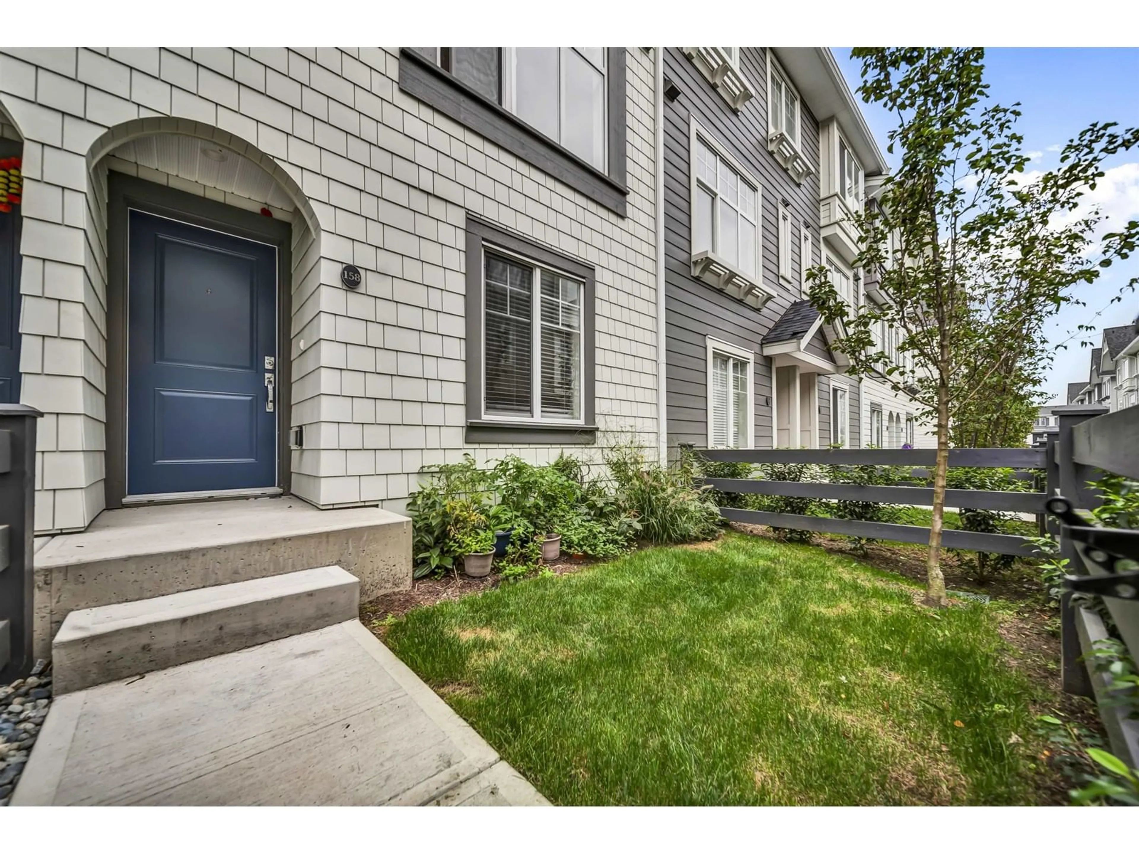 Indoor entryway for 158 15778 85 AVENUE, Surrey British Columbia V4N6W8