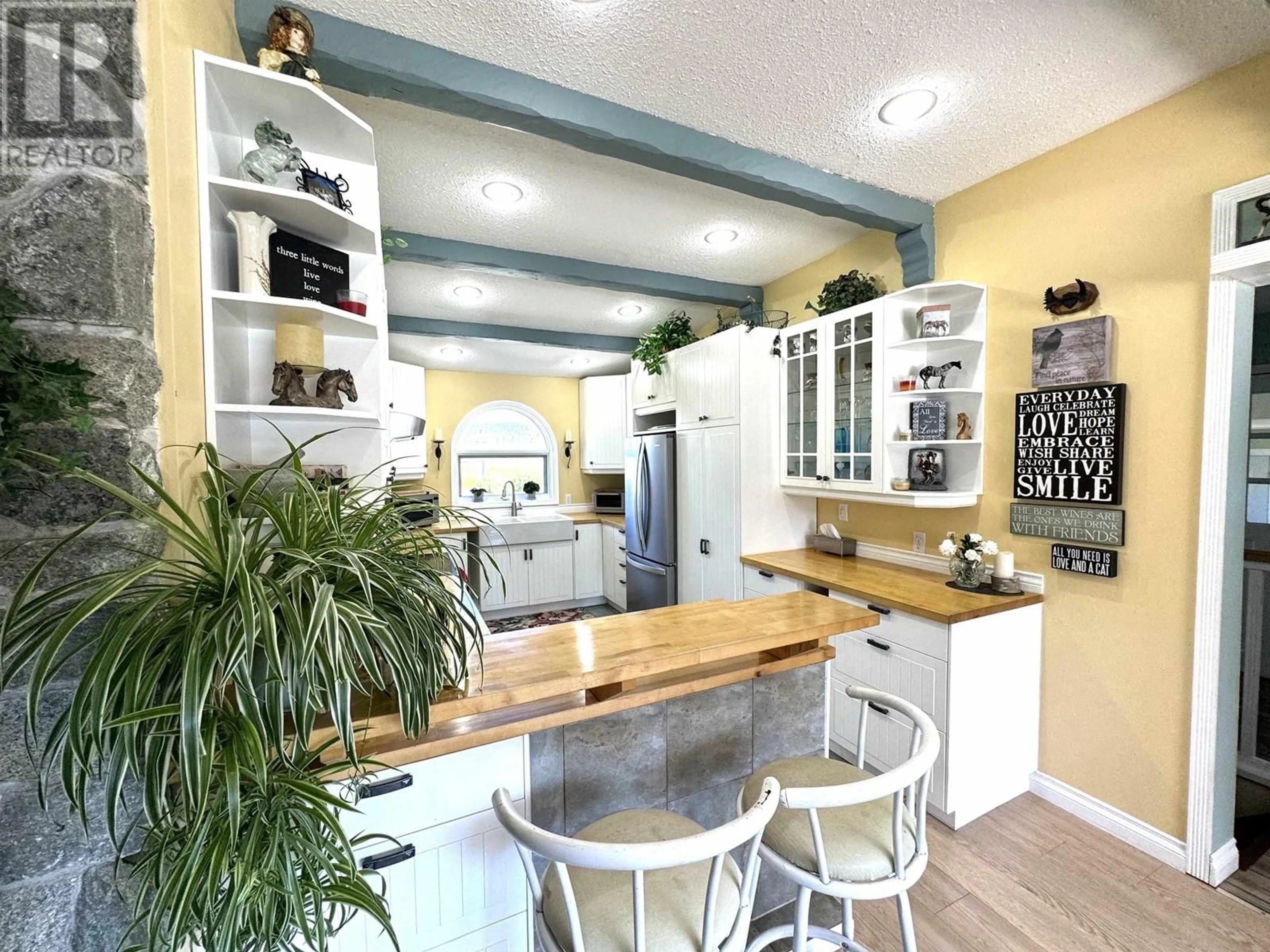 Open concept kitchen, unknown for 8320 RAINBOW COUNTRY ROAD, Bridge Lake British Columbia V0K1E0