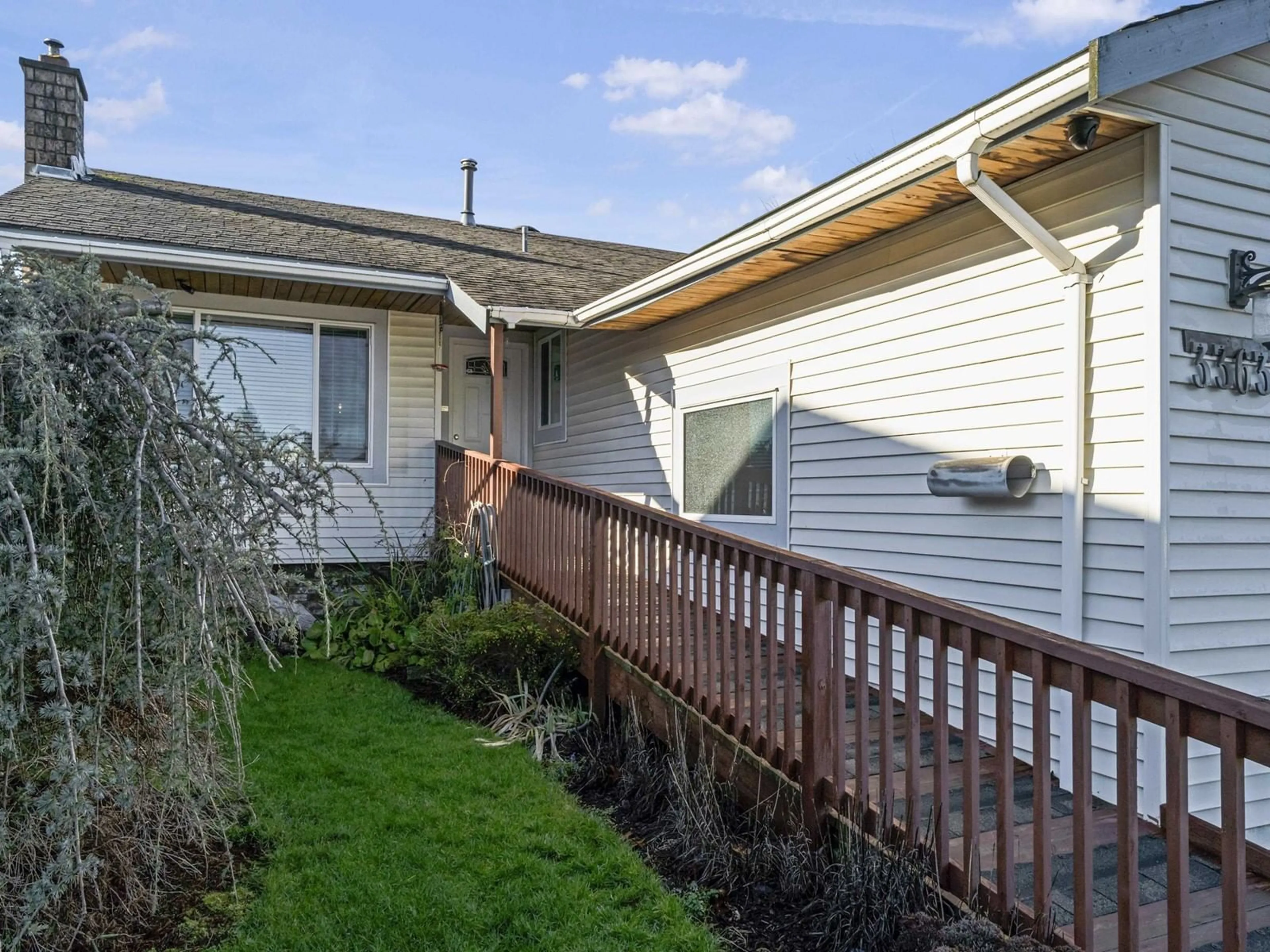 Patio, street for 3363 OKANAGAN DRIVE, Abbotsford British Columbia V2T4Z2