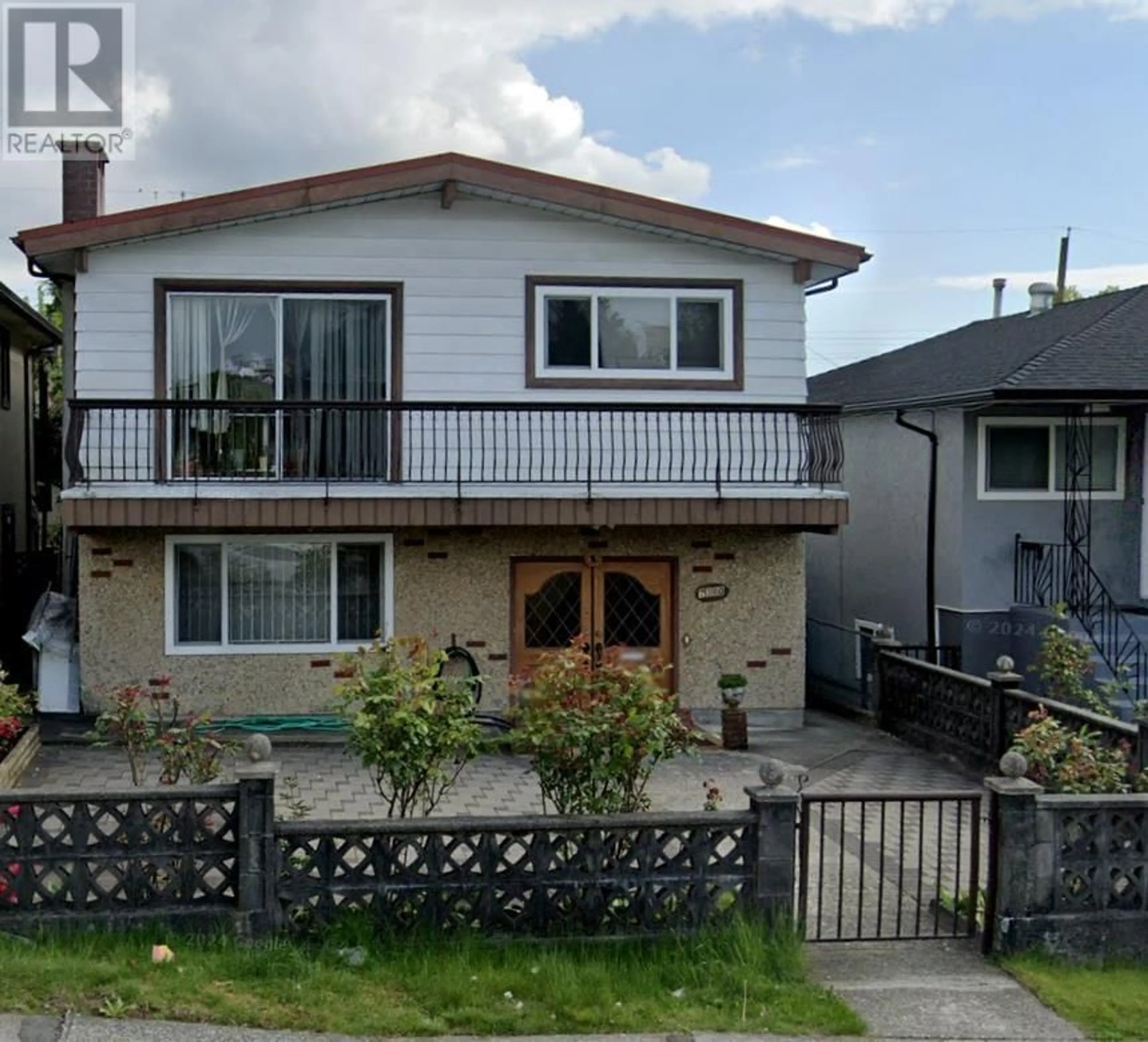 Unknown for 2380 E 33RD AVENUE, Vancouver British Columbia V5R2S3