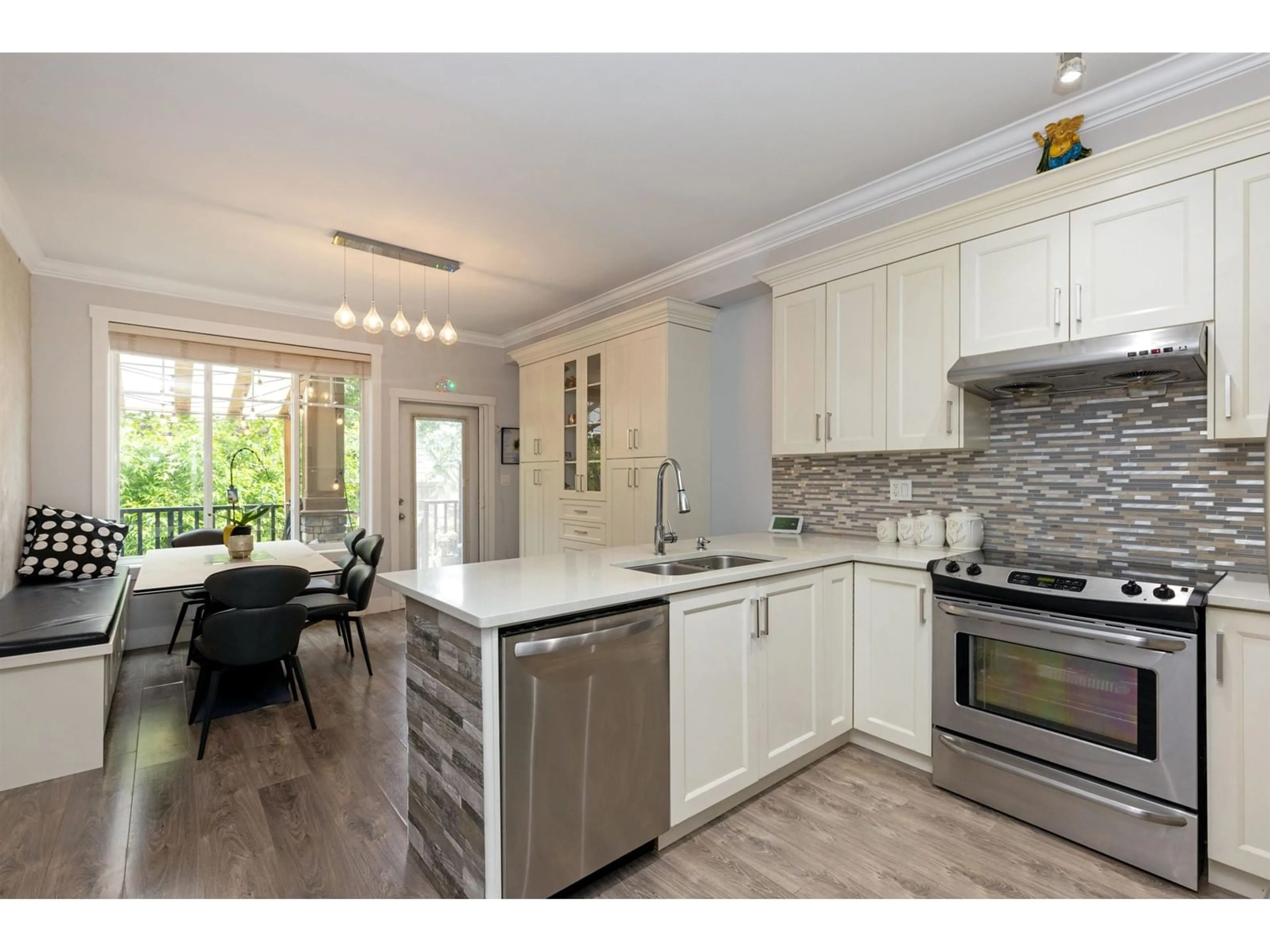 Open concept kitchen, unknown for 12 18819 71 AVENUE, Surrey British Columbia V4N6N9