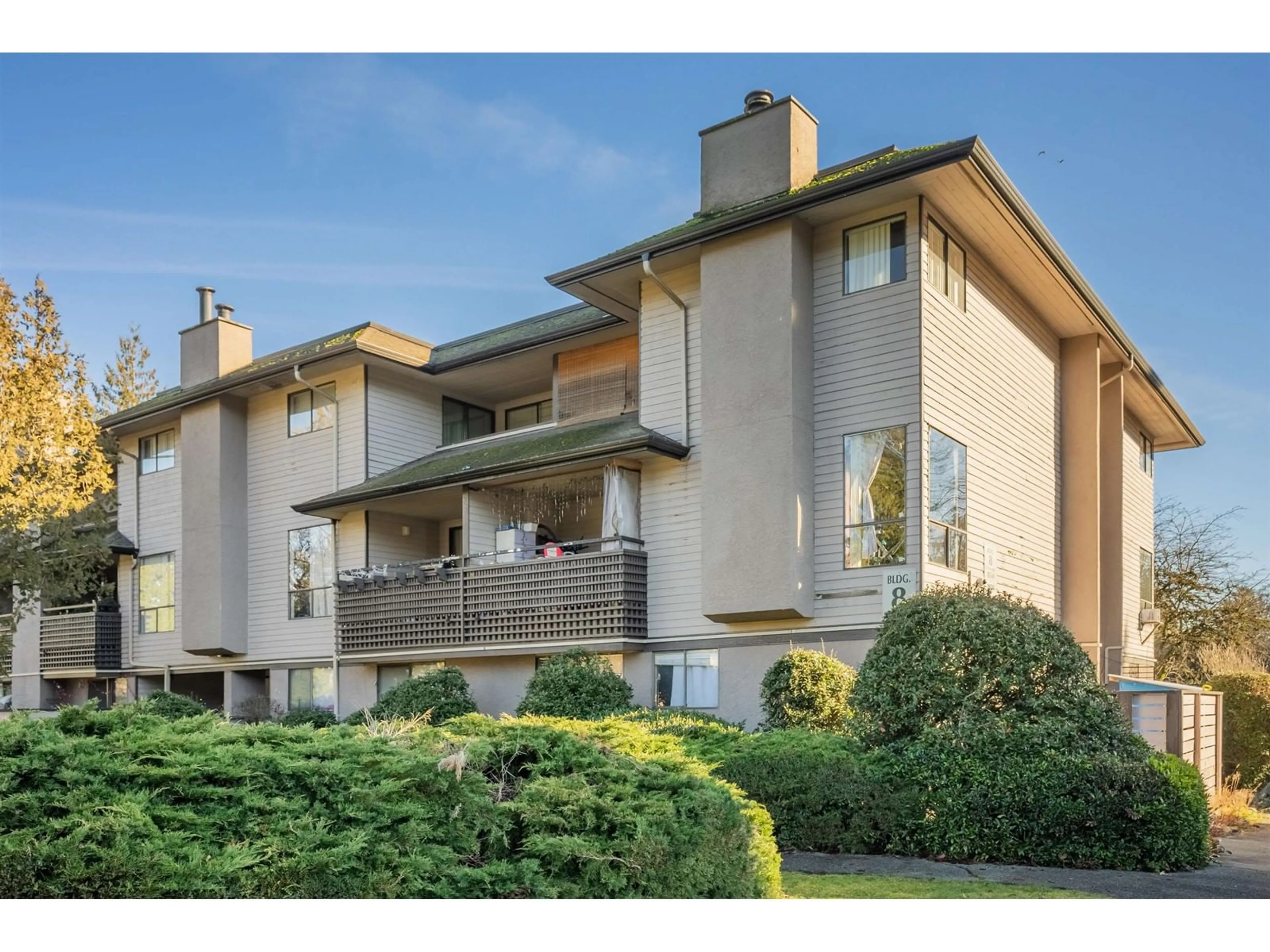 Unknown for 10560 HOLLY PARK, Surrey British Columbia V3R6X9