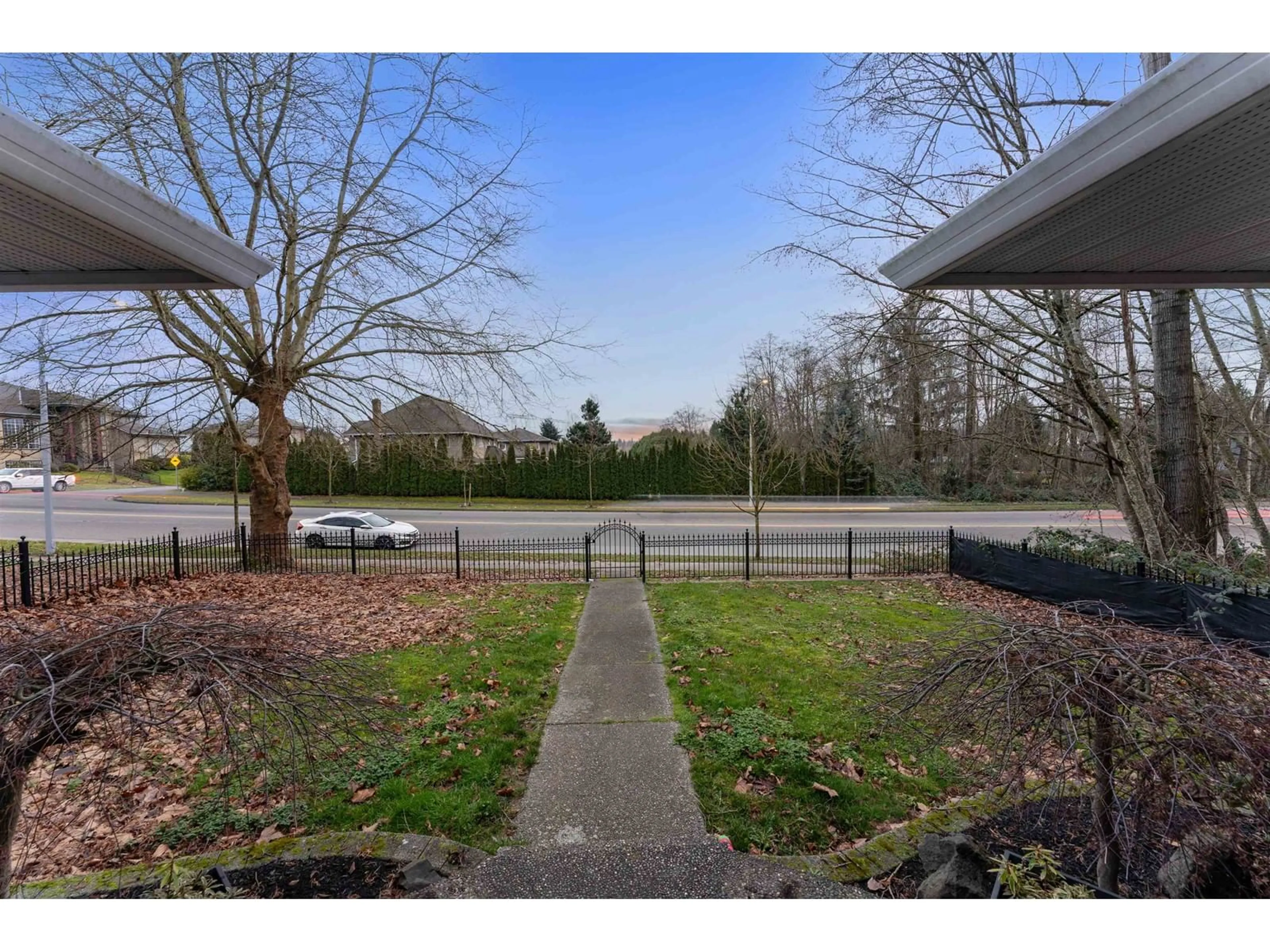 A pic from outside/outdoor area/front of a property/back of a property/a pic from drone, water/lake/river/ocean view for 14077 84TH AVENUE, Surrey British Columbia V3W0V5